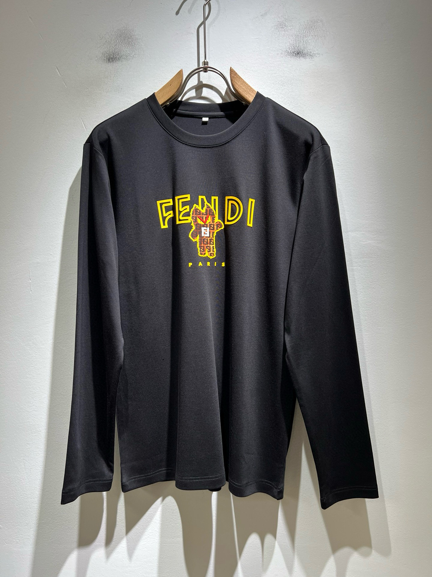 FEN*I 芬*迪2026春夏新款FD家族FF男女同款👫打底衫，男女同款👫百搭极简短袖。意大利原厂订单，