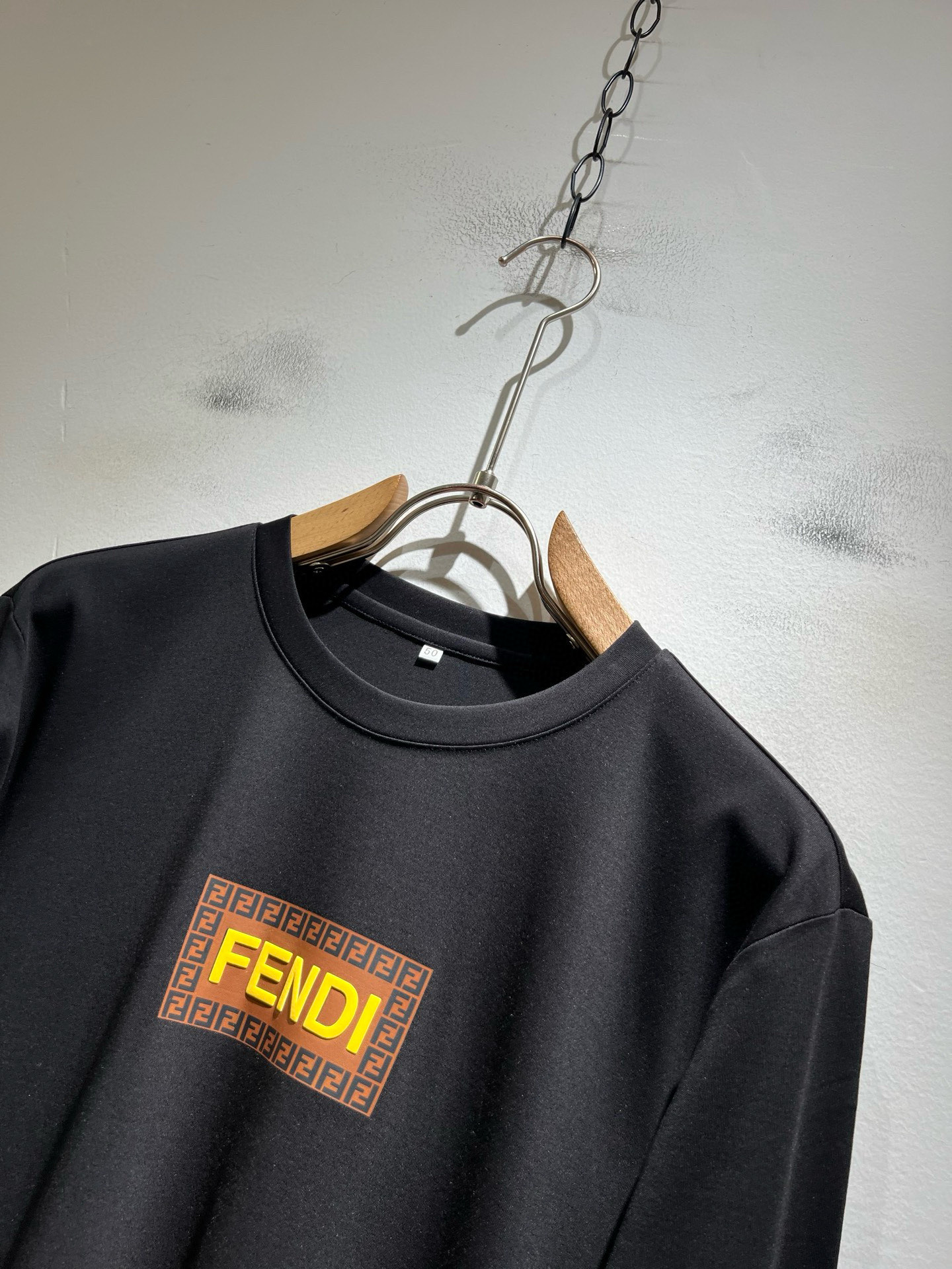 FEN*I 芬*迪2026春夏新款FD家族FF男女同款👫打底衫，男女同款👫百搭极简短袖。意大利原厂订单，