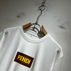 FEN*I 芬*迪2026春夏新款FD家族FF男女同款👫打底衫,男女同款👫百搭极简短袖。意大利原厂订单, FEN*I 芬*迪2026春夏新款FD家族FF男女同款👫打底衫,男女同款👫百搭极简短袖。意大利原厂订单,