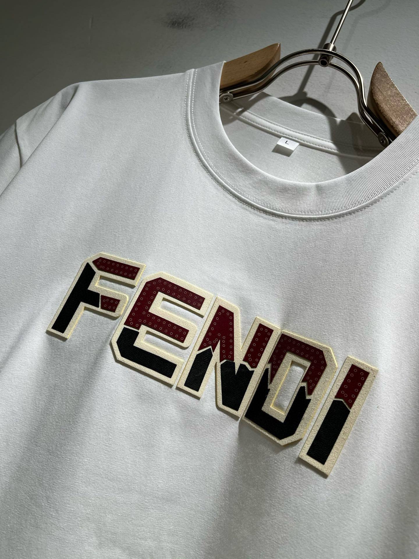 FEN*I 芬*迪2026春夏新款FD家族FF男女同款👫打底衫，男女同款👫百搭极简短袖。意大利原厂订单，