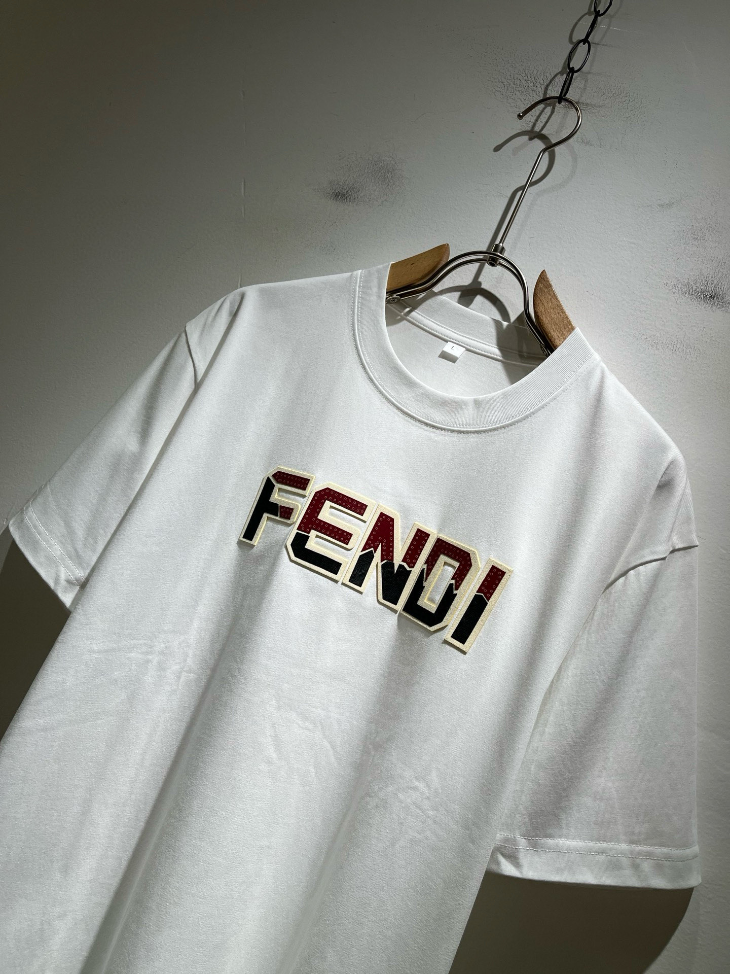 FEN*I 芬*迪2026春夏新款FD家族FF男女同款👫打底衫，男女同款👫百搭极简短袖。意大利原厂订单，