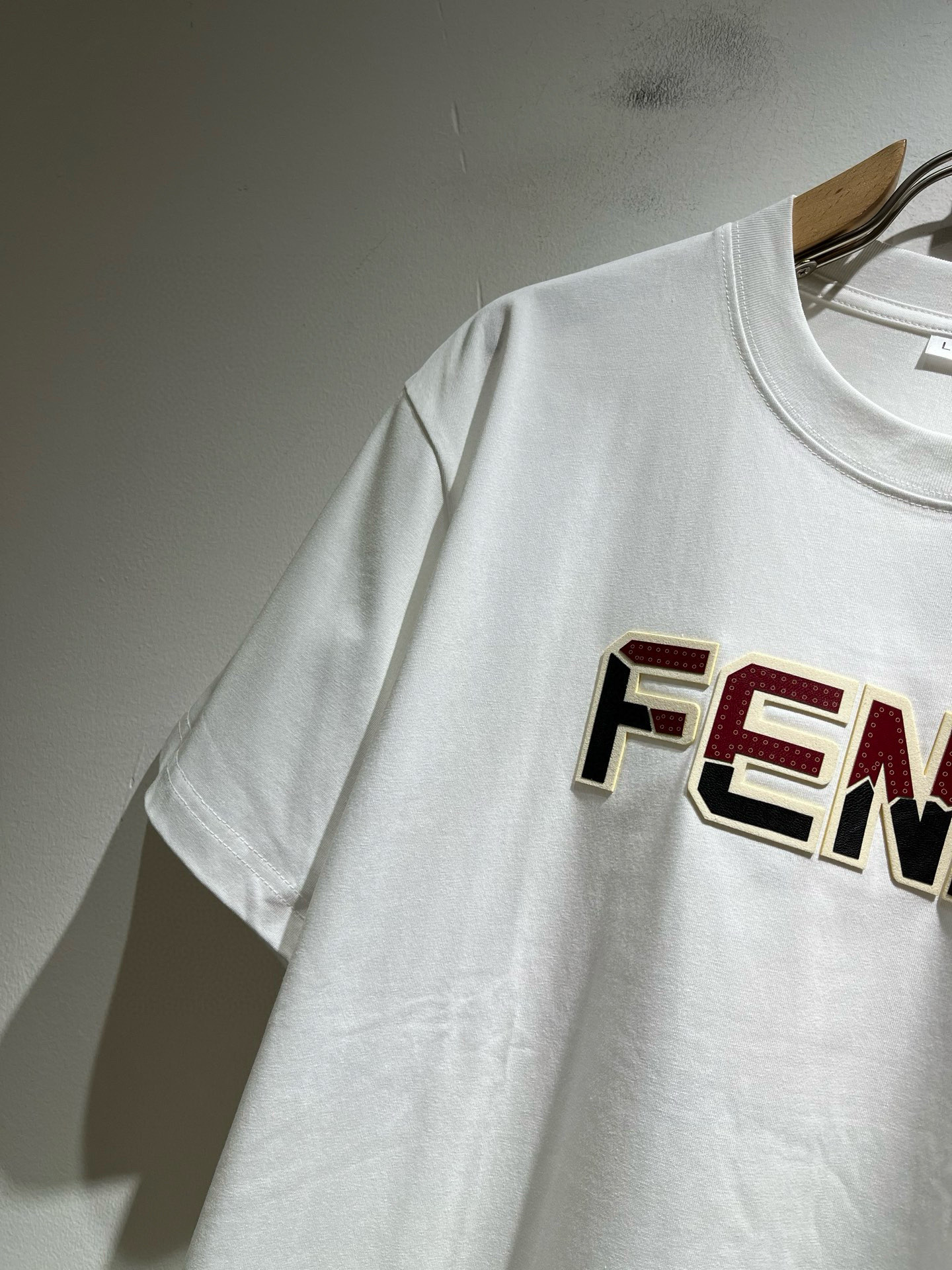 FEN*I 芬*迪2026春夏新款FD家族FF男女同款👫打底衫，男女同款👫百搭极简短袖。意大利原厂订单，