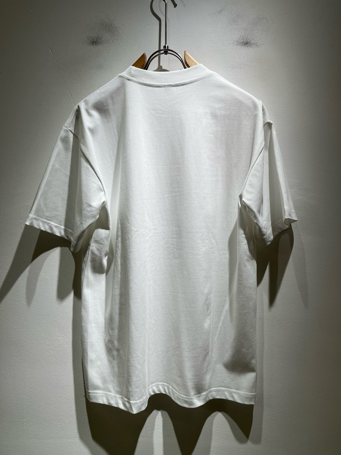 FEN*I 芬*迪2026春夏新款FD家族FF男女同款👫打底衫，男女同款👫百搭极简短袖。意大利原厂订单，