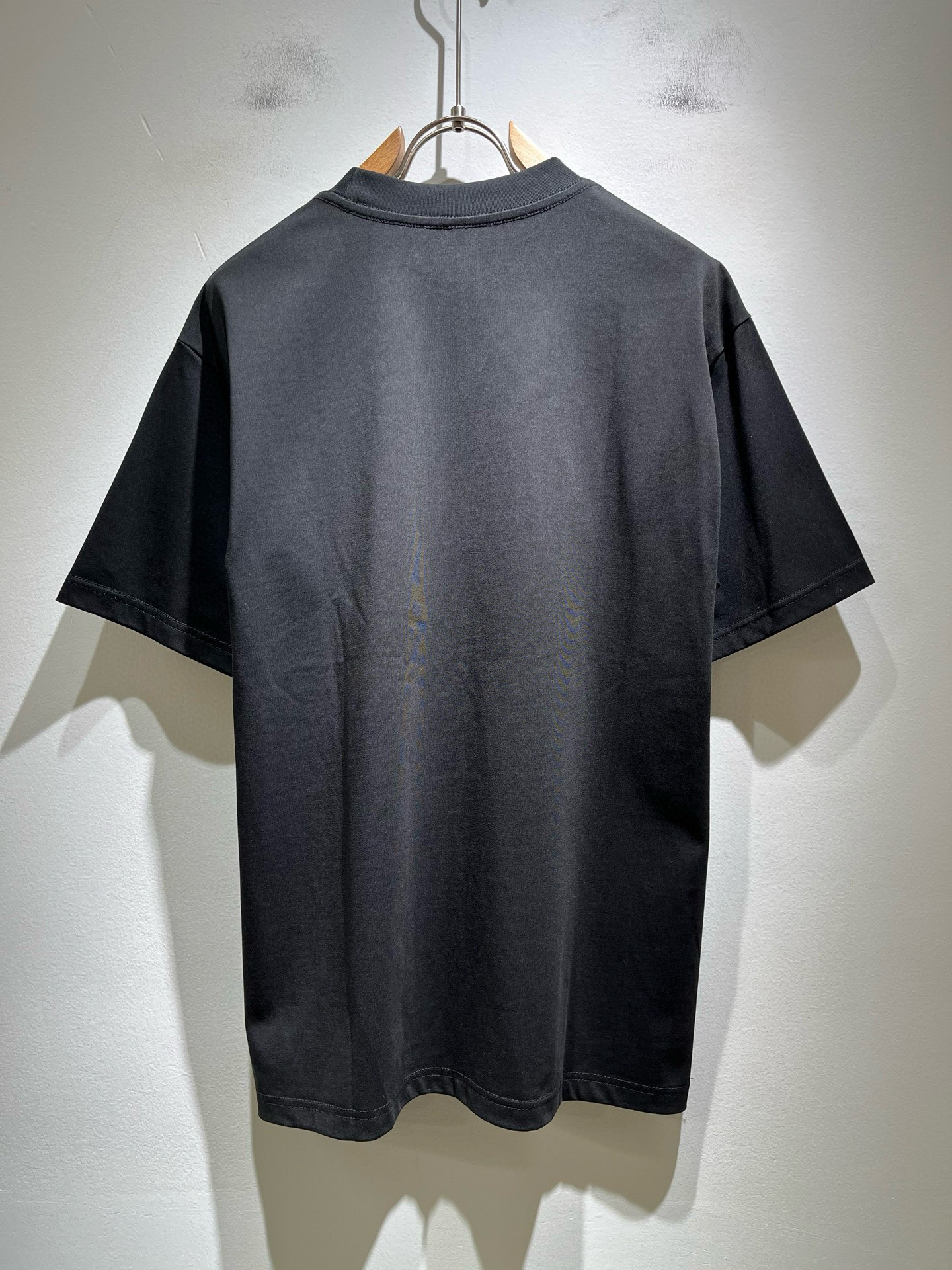 FEN*I 芬*迪2026春夏新款FD家族FF男女同款👫打底衫，男女同款👫百搭极简短袖。意大利原厂订单，