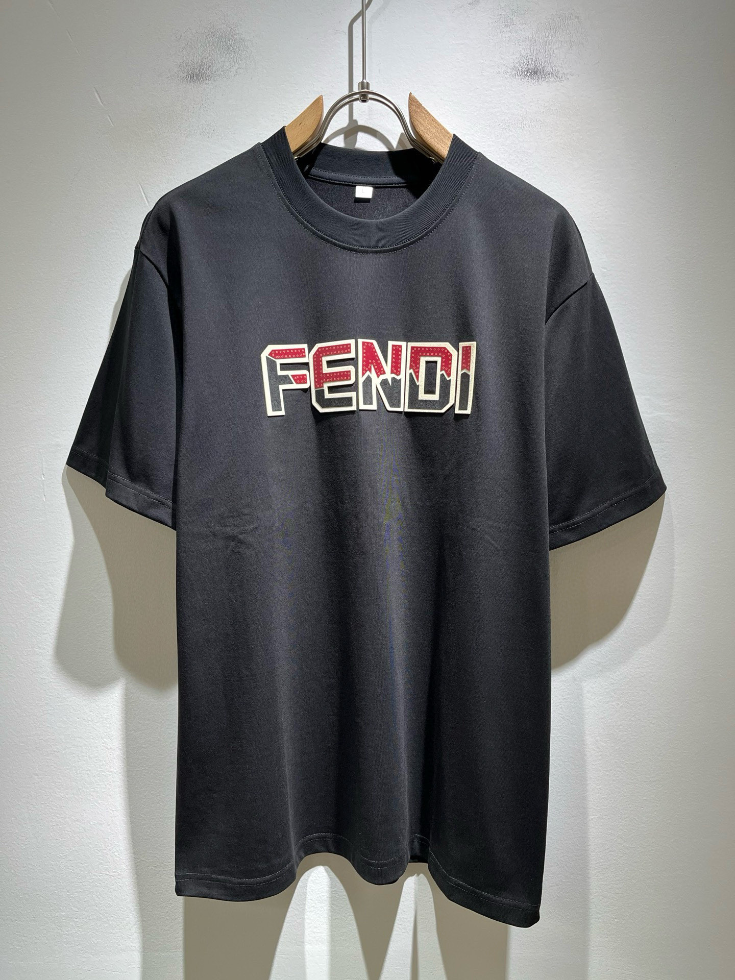 FEN*I 芬*迪2026春夏新款FD家族FF男女同款👫打底衫，男女同款👫百搭极简短袖。意大利原厂订单，