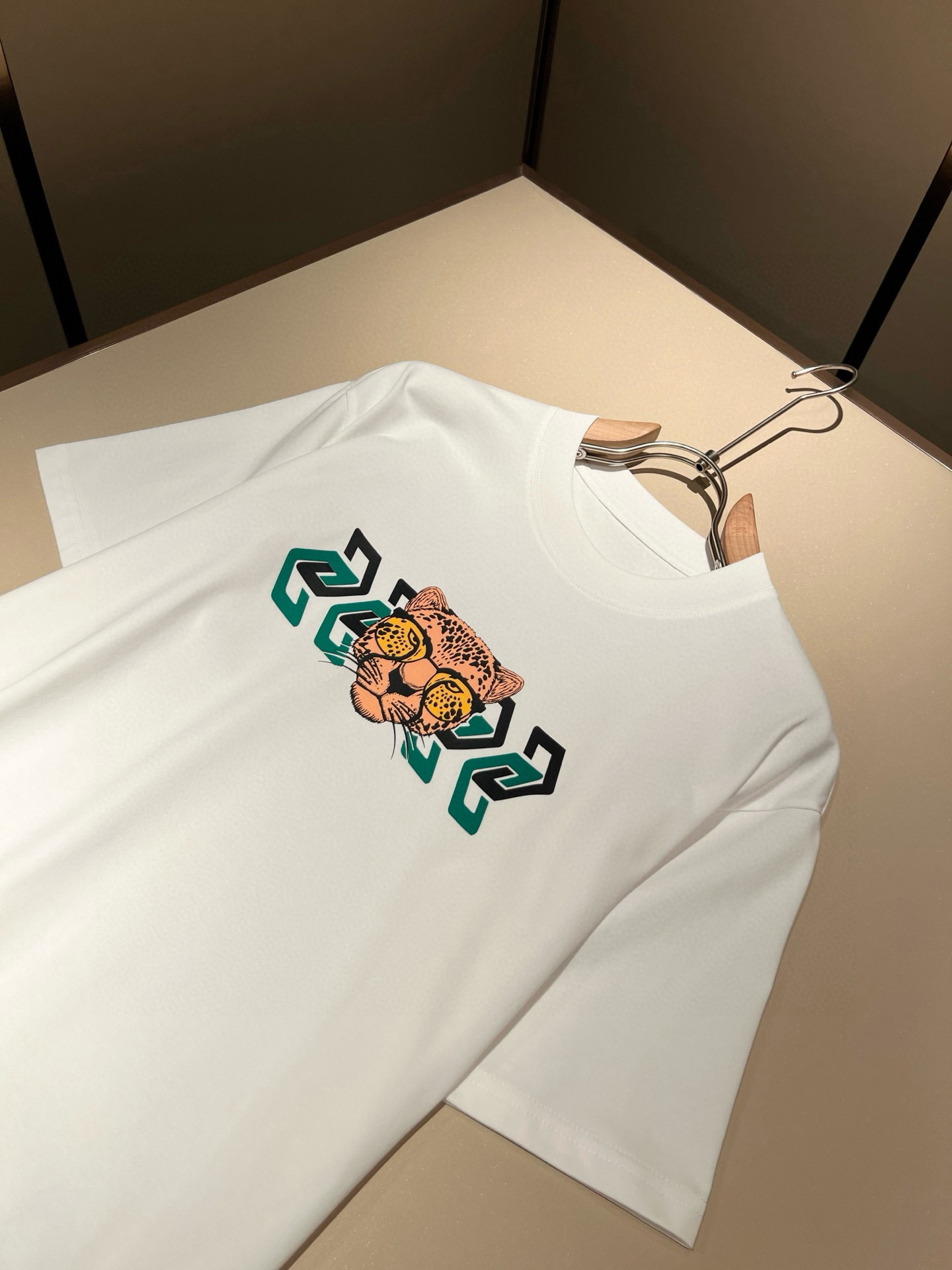 Gucc*古家 2026春夏新款男女同情侣款👫休闲宽松棉质圆领短袖T恤衫！贸易公司渠道稀出，同步官网发售