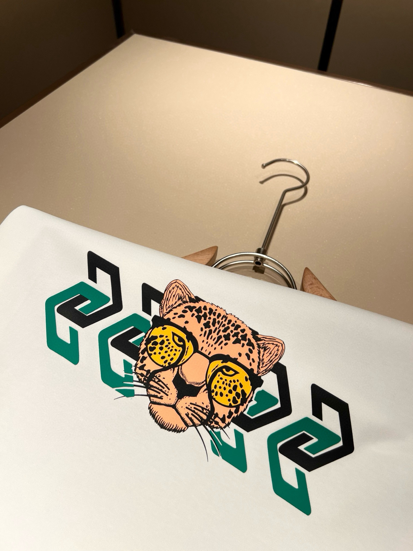 Gucc*古家 2026春夏新款男女同情侣款👫休闲宽松棉质圆领短袖T恤衫！贸易公司渠道稀出，同步官网发售