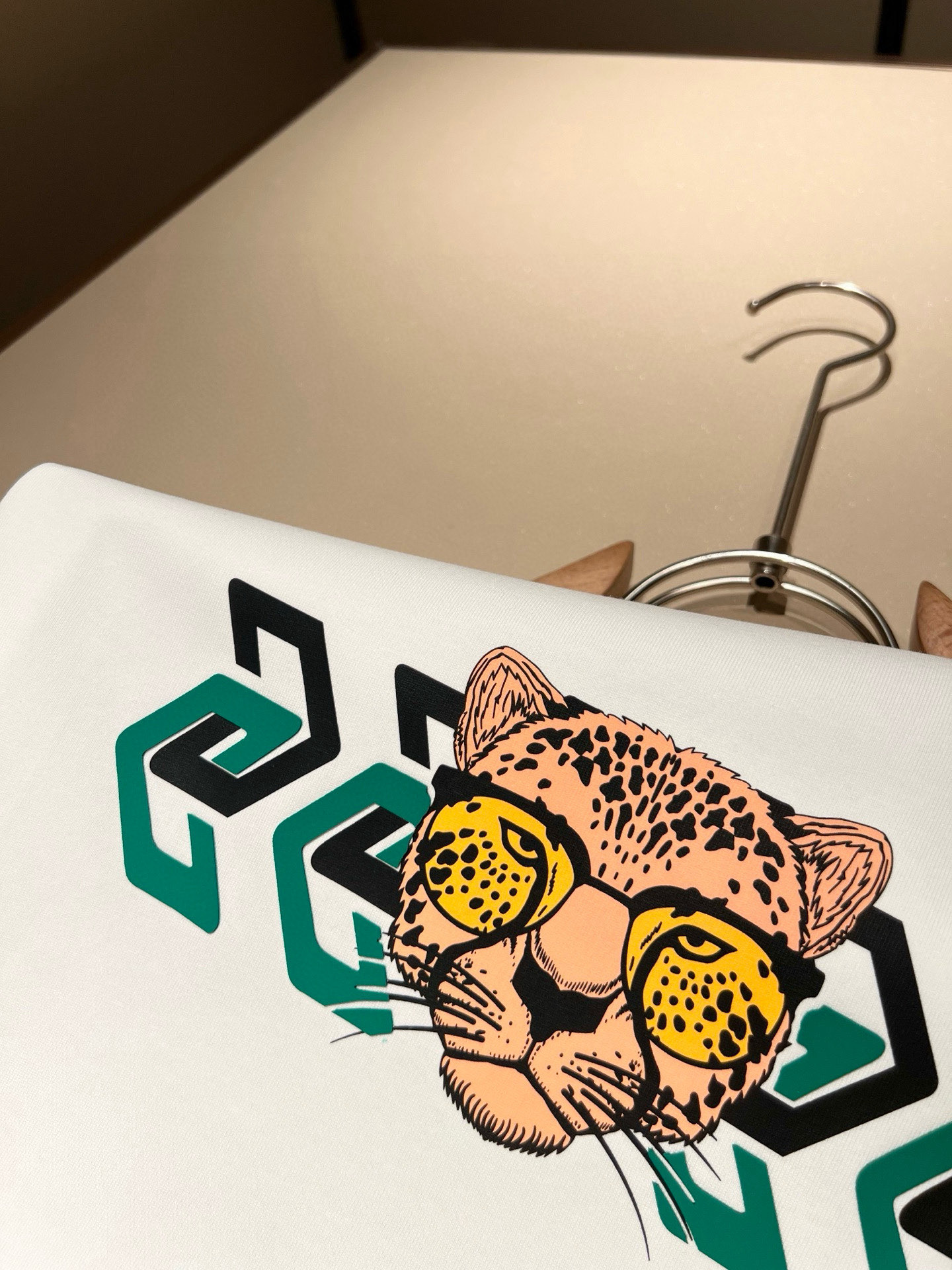 Gucc*古家 2026春夏新款男女同情侣款👫休闲宽松棉质圆领短袖T恤衫！贸易公司渠道稀出，同步官网发售