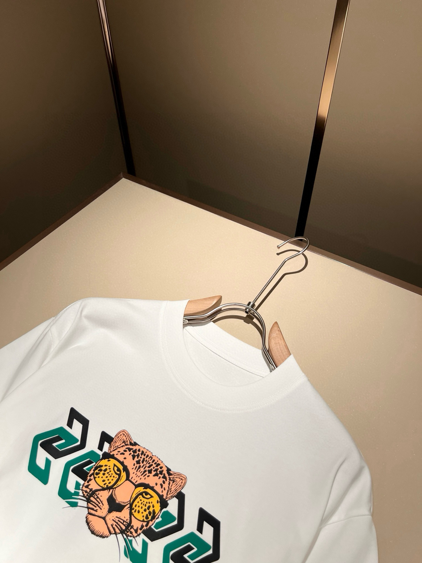 Gucc*古家 2026春夏新款男女同情侣款👫休闲宽松棉质圆领短袖T恤衫！贸易公司渠道稀出，同步官网发售