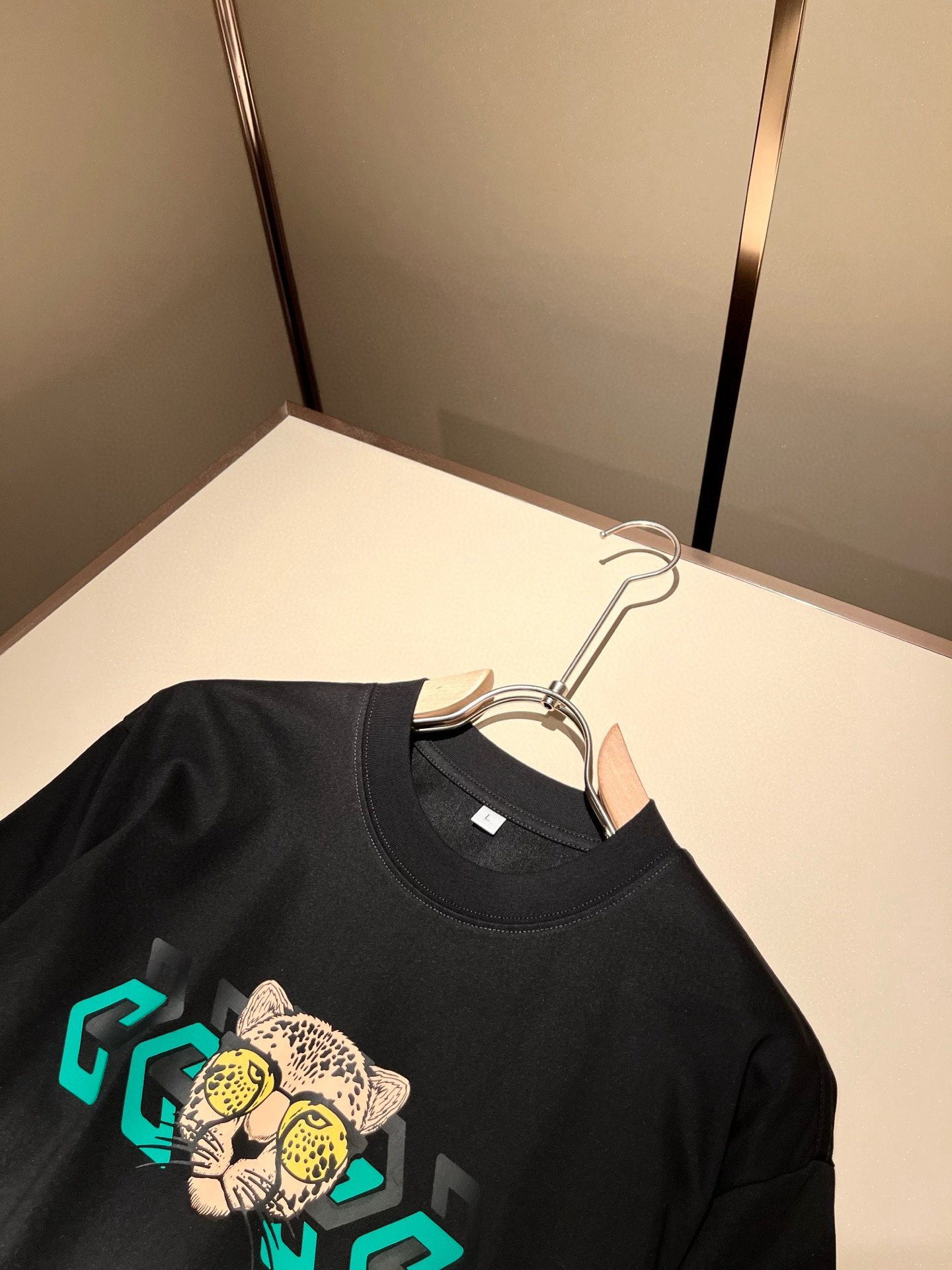 Gucc*古家 2026春夏新款男女同情侣款👫休闲宽松棉质圆领短袖T恤衫！贸易公司渠道稀出，同步官网发售