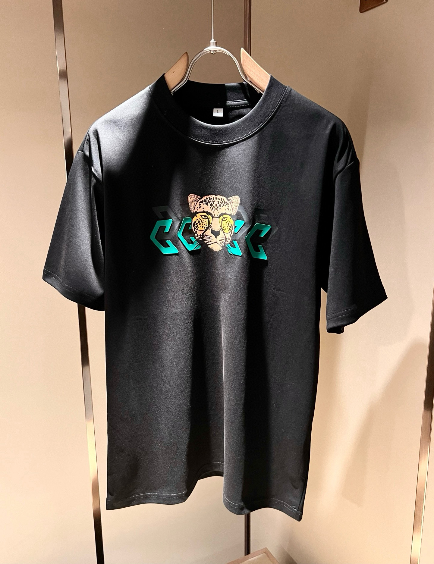 Gucc*古家 2026春夏新款男女同情侣款👫休闲宽松棉质圆领短袖T恤衫！贸易公司渠道稀出，同步官网发售