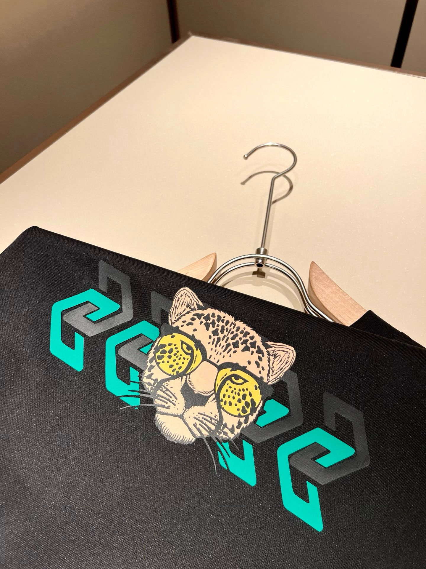 Gucc*古家 2026春夏新款男女同情侣款👫休闲宽松棉质圆领短袖T恤衫！贸易公司渠道稀出，同步官网发售