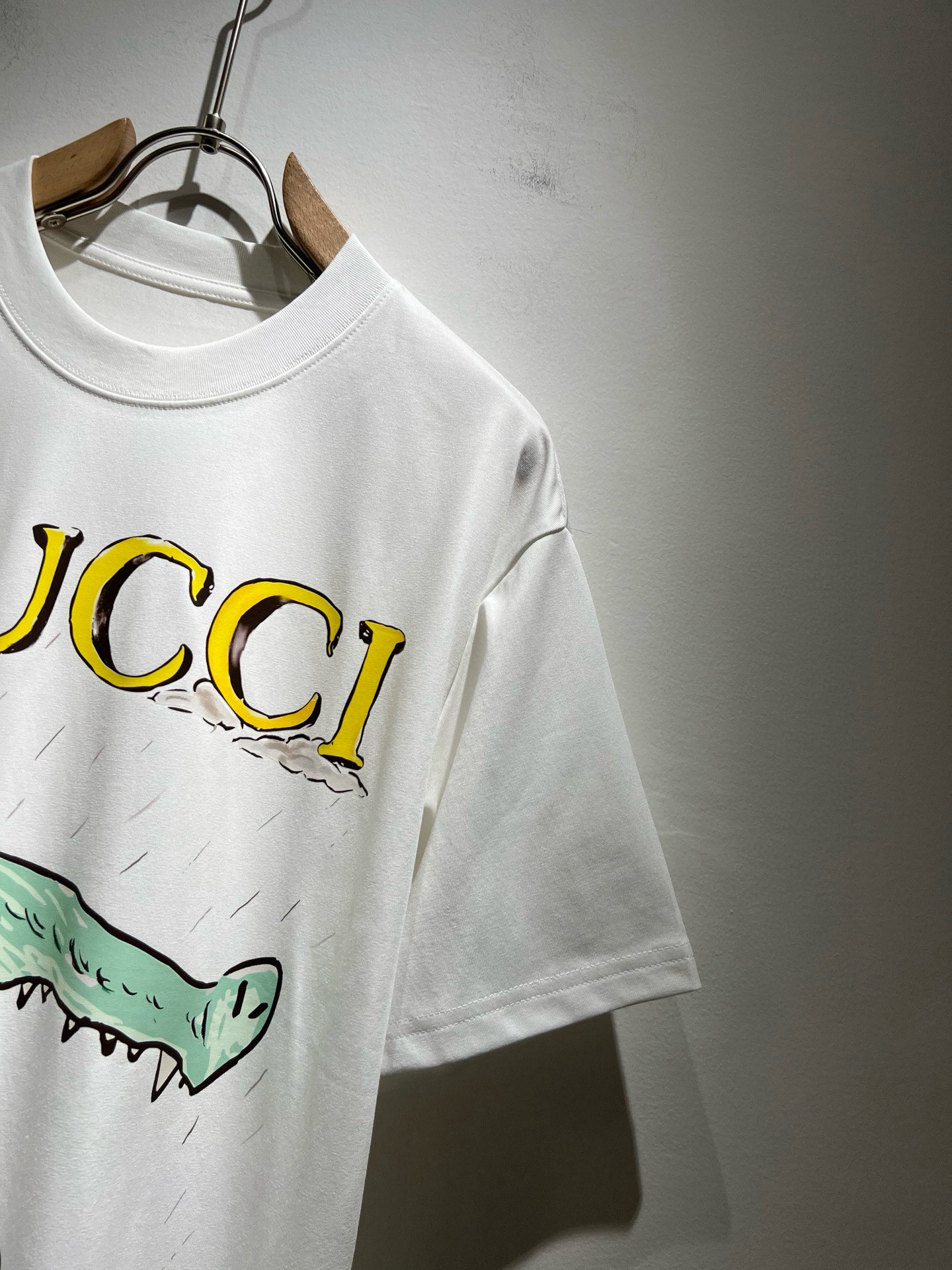 Gucc*古家 2026春夏新款男女同情侣款👫休闲宽松棉质圆领短袖T恤衫！贸易公司渠道稀出，同步官网发售