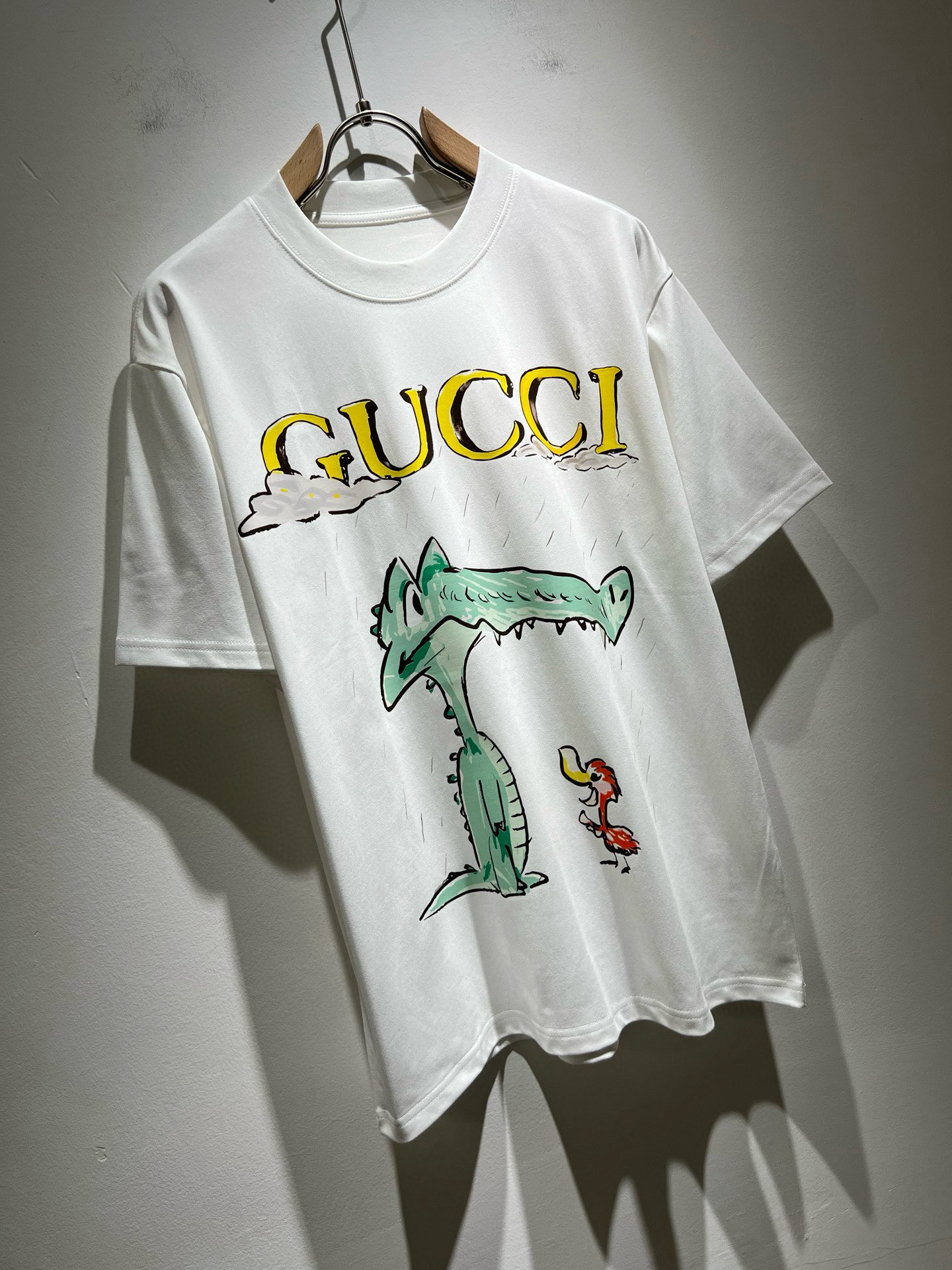 Gucc*古家 2026春夏新款男女同情侣款👫休闲宽松棉质圆领短袖T恤衫！贸易公司渠道稀出，同步官网发售