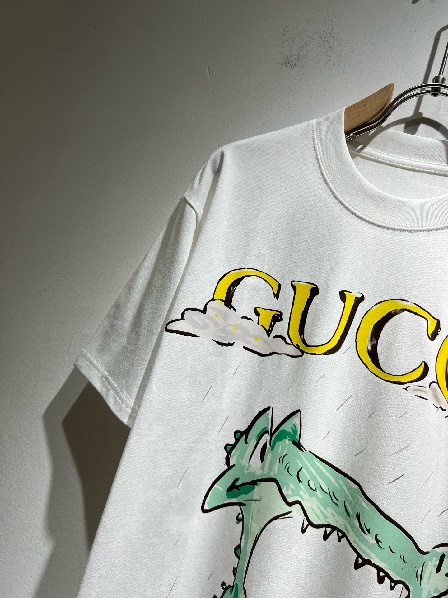 Gucc*古家 2026春夏新款男女同情侣款👫休闲宽松棉质圆领短袖T恤衫！贸易公司渠道稀出，同步官网发售