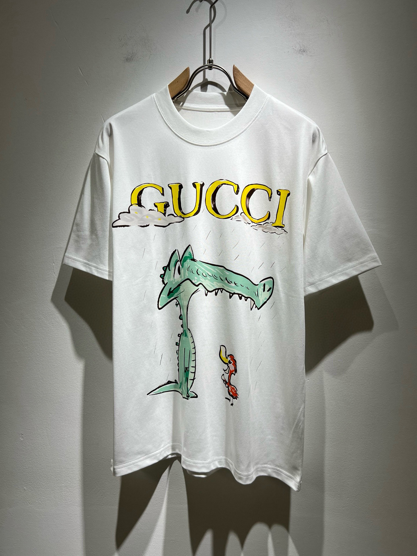 Gucc*古家 2026春夏新款男女同情侣款👫休闲宽松棉质圆领短袖T恤衫！贸易公司渠道稀出，同步官网发售