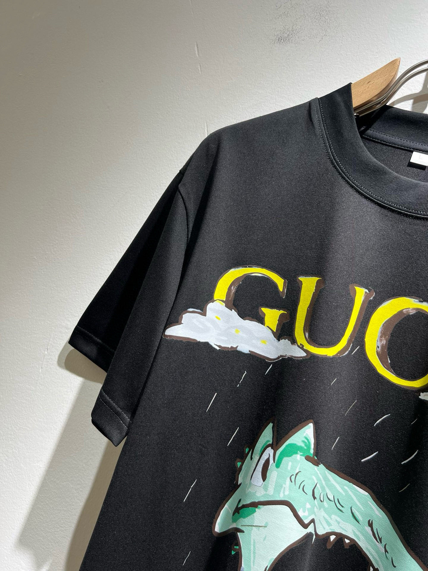 Gucc*古家 2026春夏新款男女同情侣款👫休闲宽松棉质圆领短袖T恤衫！贸易公司渠道稀出，同步官网发售