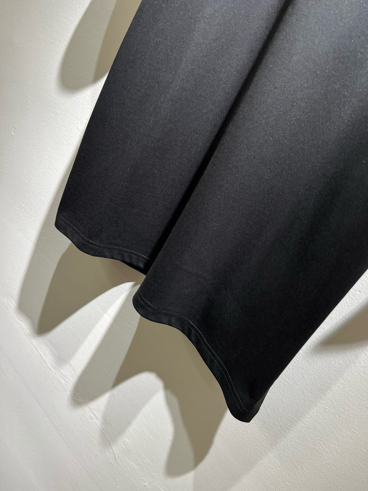 Gucc*古家 2026春夏新款男女同情侣款👫休闲宽松棉质圆领短袖T恤衫！贸易公司渠道稀出，同步官网发售