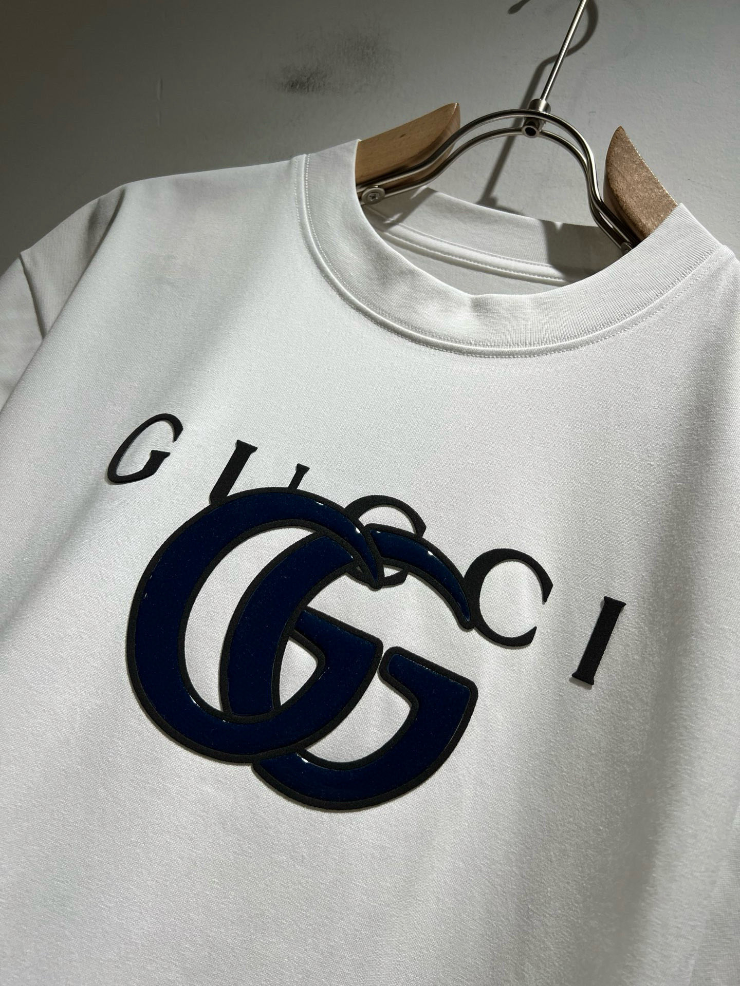 Gucc*古家 2026春夏新款男女同情侣款👫休闲宽松棉质圆领短袖T恤衫！贸易公司渠道稀出，同步官网发售