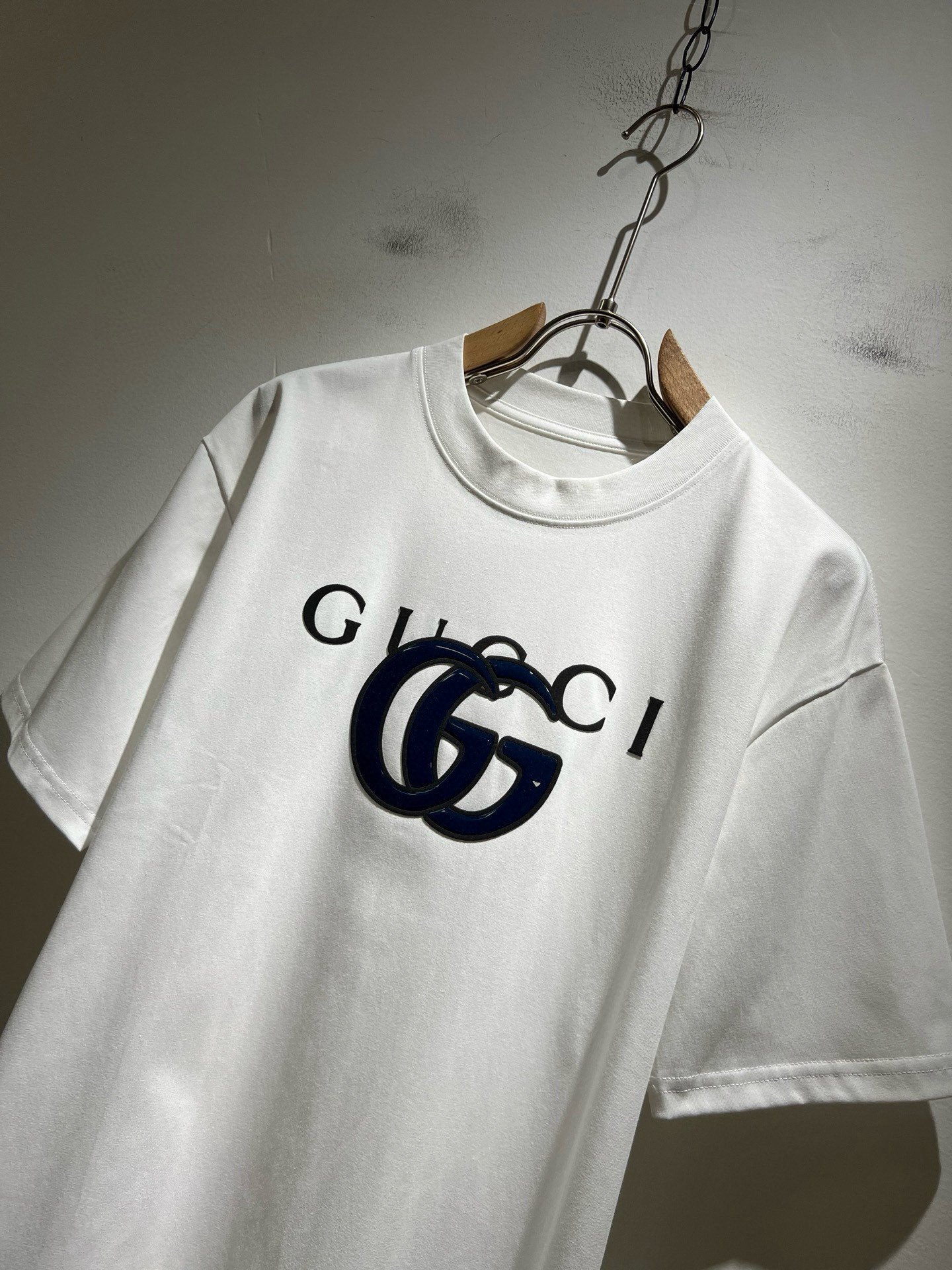 Gucc*古家 2026春夏新款男女同情侣款👫休闲宽松棉质圆领短袖T恤衫！贸易公司渠道稀出，同步官网发售
