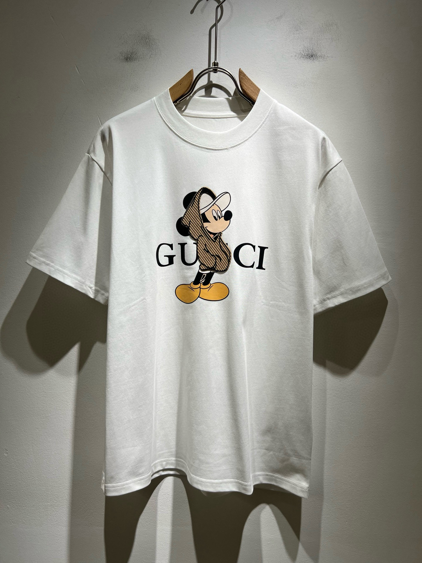 Gucc*古家 2026春夏新款男女同情侣款👫休闲宽松棉质圆领短袖T恤衫！贸易公司渠道稀出，同步官网发售