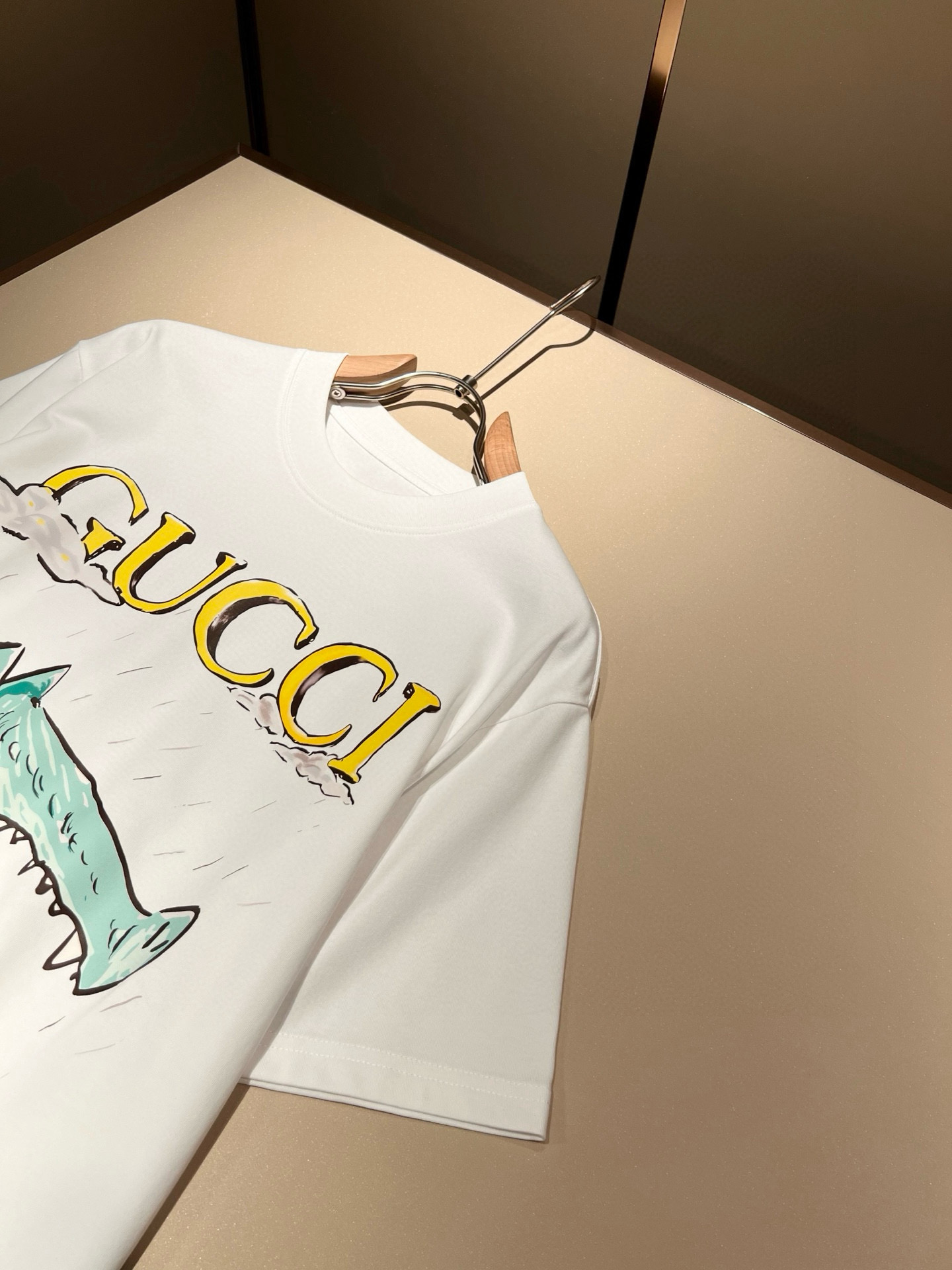 Gucc*古家 2026春夏新款男女同情侣款👫休闲宽松棉质圆领短袖T恤衫！贸易公司渠道稀出，同步官网发售