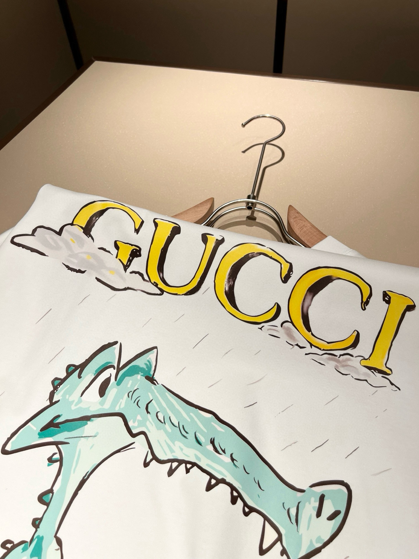 Gucc*古家 2026春夏新款男女同情侣款👫休闲宽松棉质圆领短袖T恤衫！贸易公司渠道稀出，同步官网发售