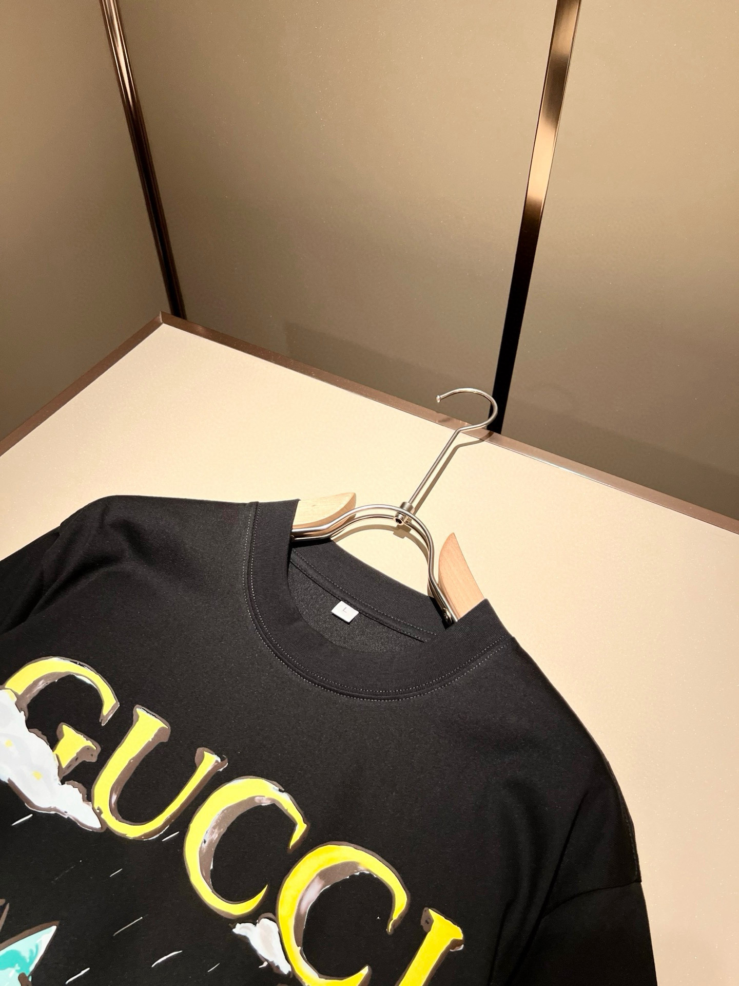 Gucc*古家 2026春夏新款男女同情侣款👫休闲宽松棉质圆领短袖T恤衫！贸易公司渠道稀出，同步官网发售