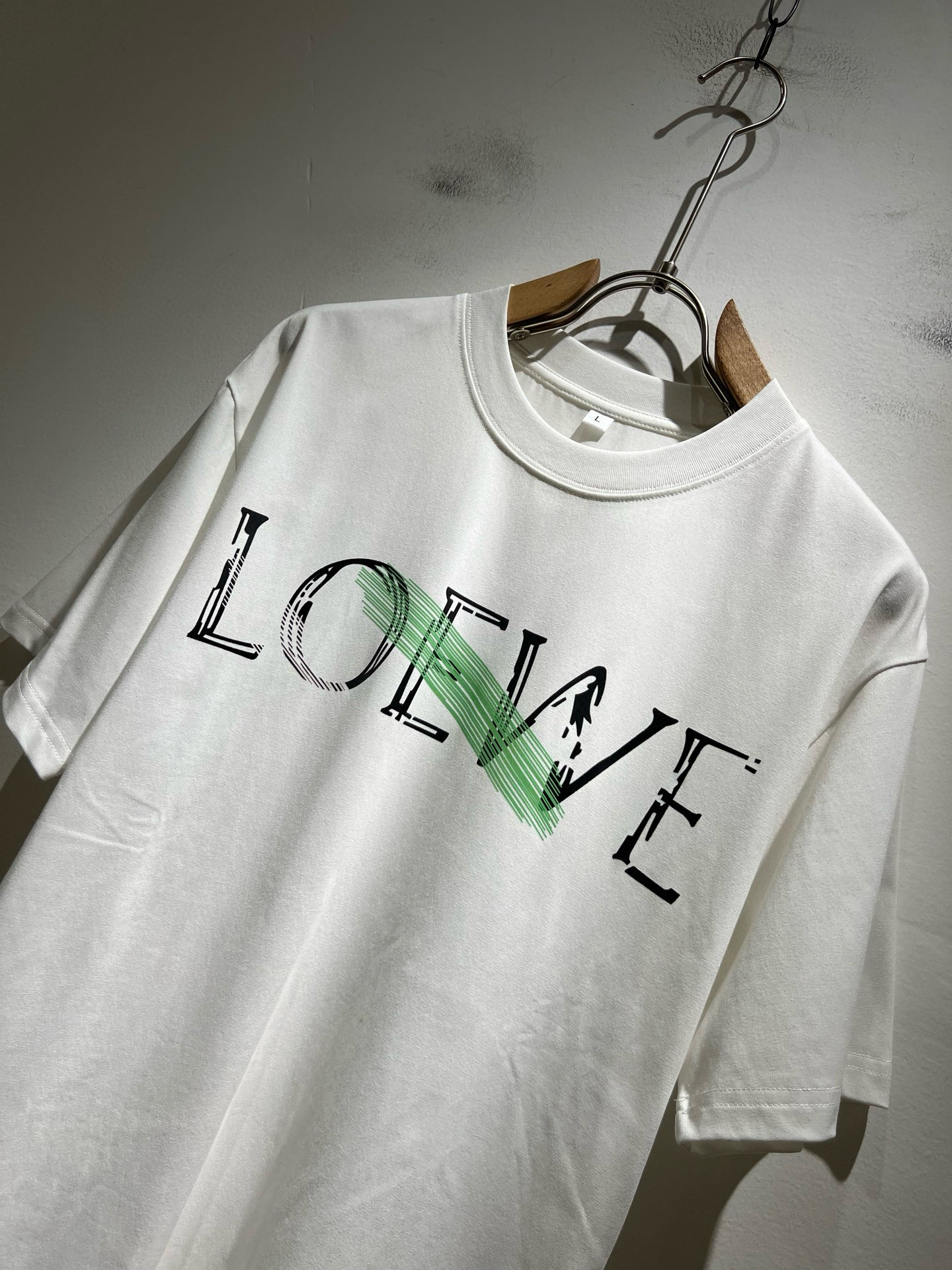 LOE*WE罗*威 2026春夏新款男女同款👫短袖T恤，意大利原厂订单渠道，极具个性高级风，标志logo