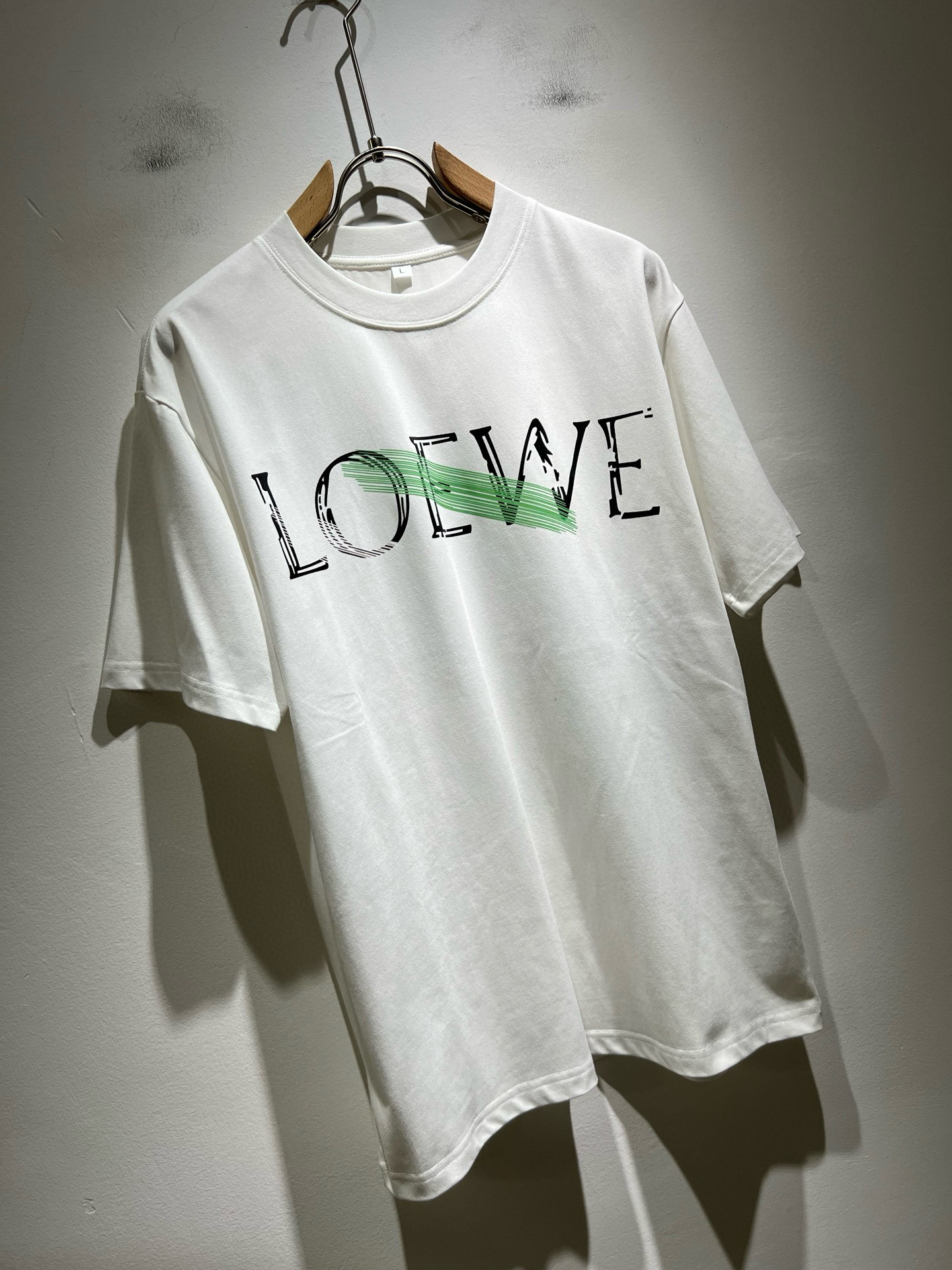 LOE*WE罗*威 2026春夏新款男女同款👫短袖T恤，意大利原厂订单渠道，极具个性高级风，标志logo