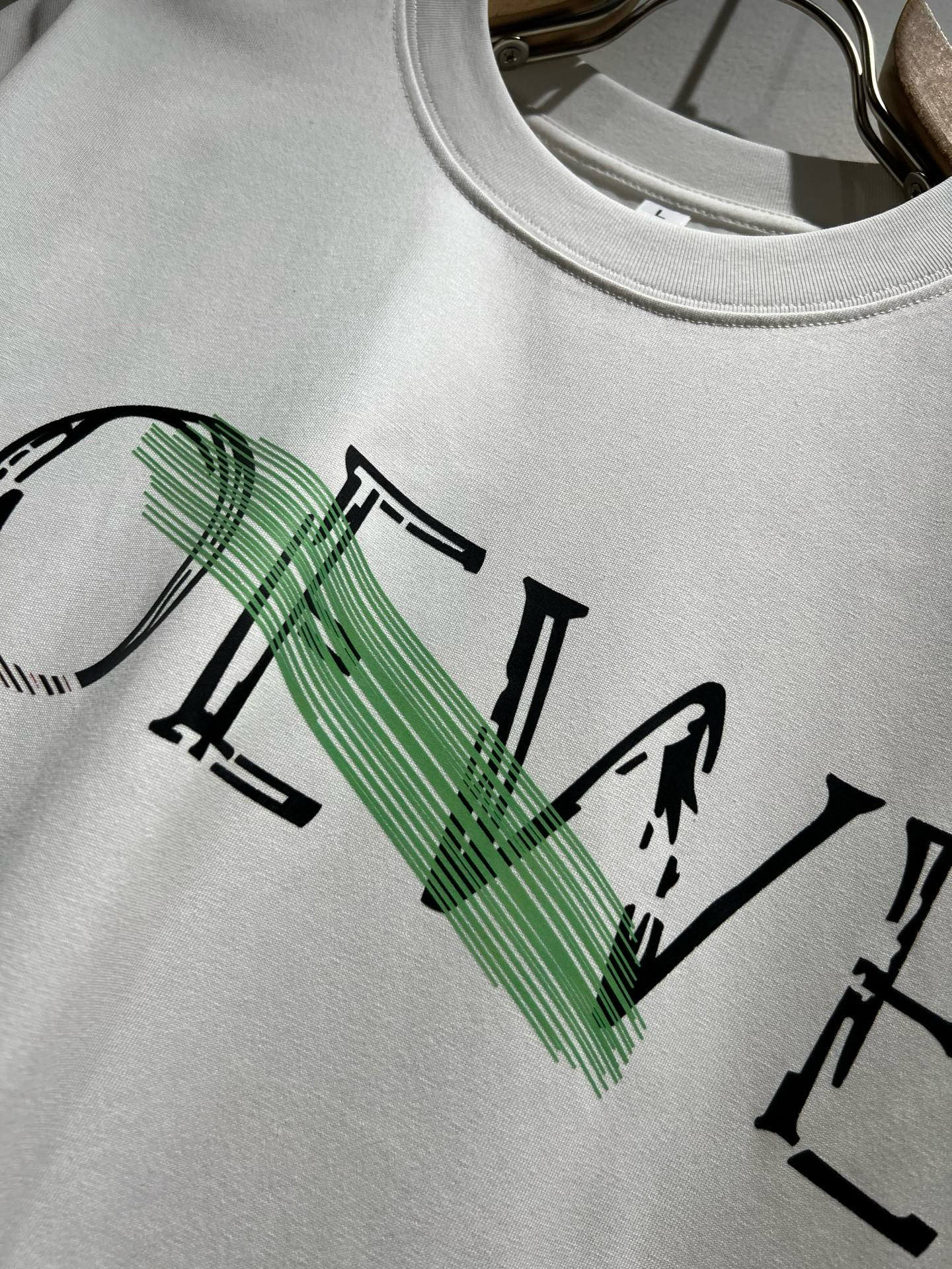 LOE*WE罗*威 2026春夏新款男女同款👫短袖T恤，意大利原厂订单渠道，极具个性高级风，标志logo