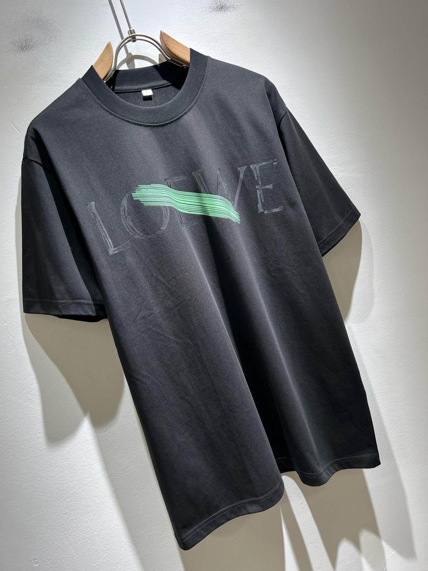 LOE*WE罗*威 2026春夏新款男女同款👫短袖T恤，意大利原厂订单渠道，极具个性高级风，标志logo