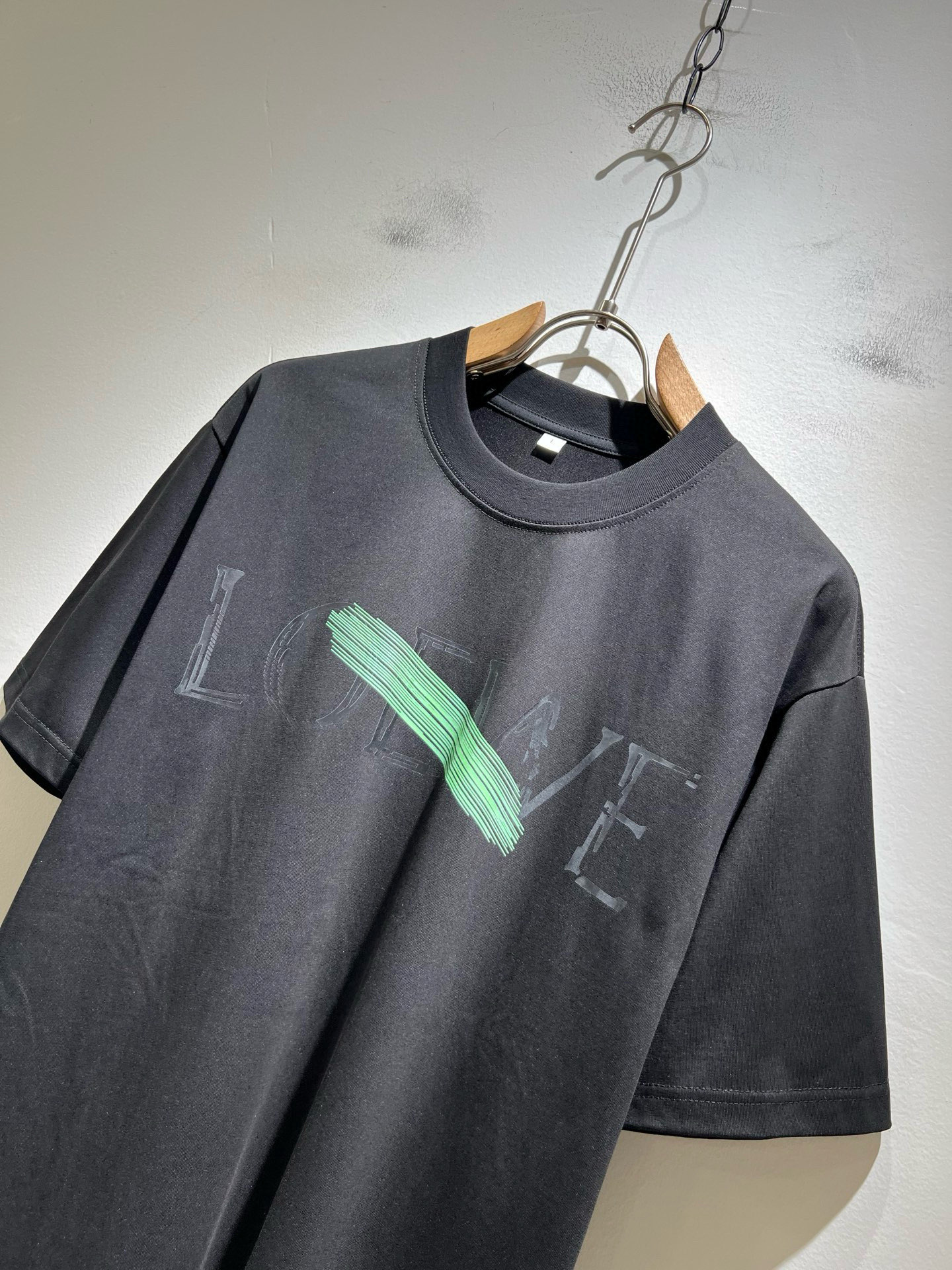 LOE*WE罗*威 2026春夏新款男女同款👫短袖T恤，意大利原厂订单渠道，极具个性高级风，标志logo