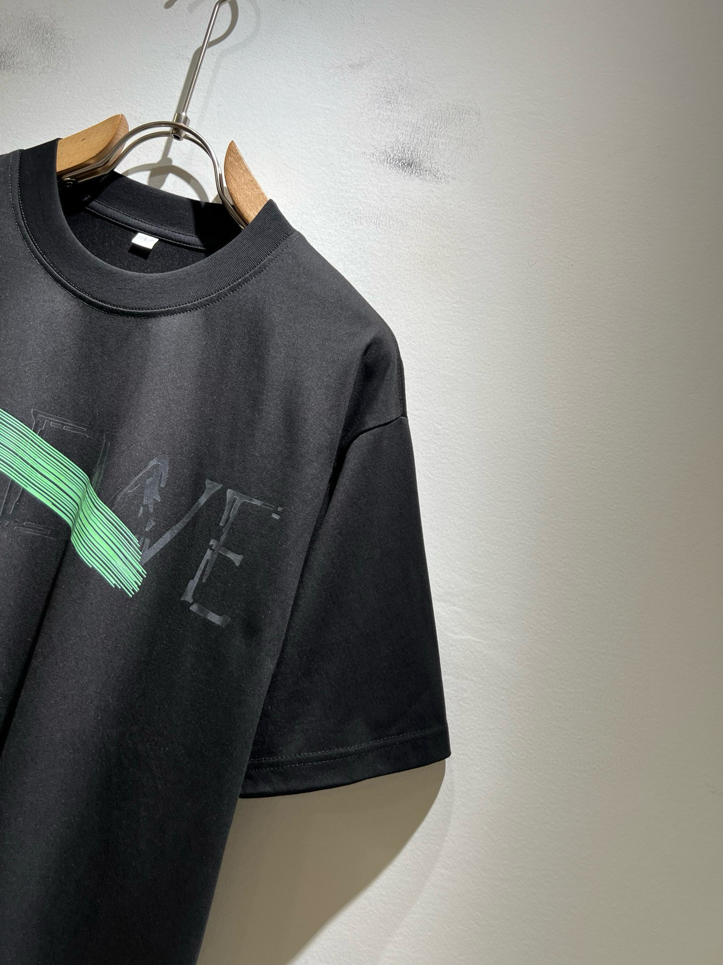 LOE*WE罗*威 2026春夏新款男女同款👫短袖T恤，意大利原厂订单渠道，极具个性高级风，标志logo