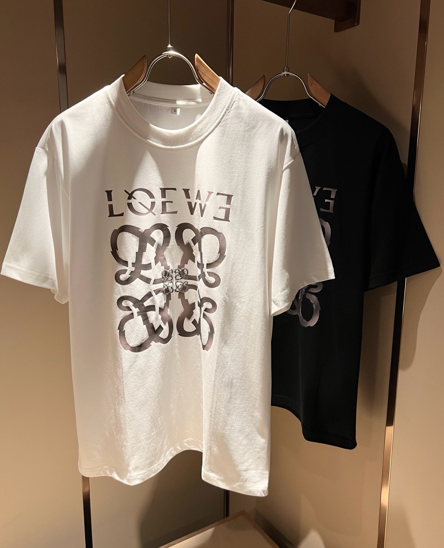 LOE*WE罗*威 2026春夏新款男女同款👫短袖T恤，意大利原厂订单渠道，极具个性高级风，标志logo