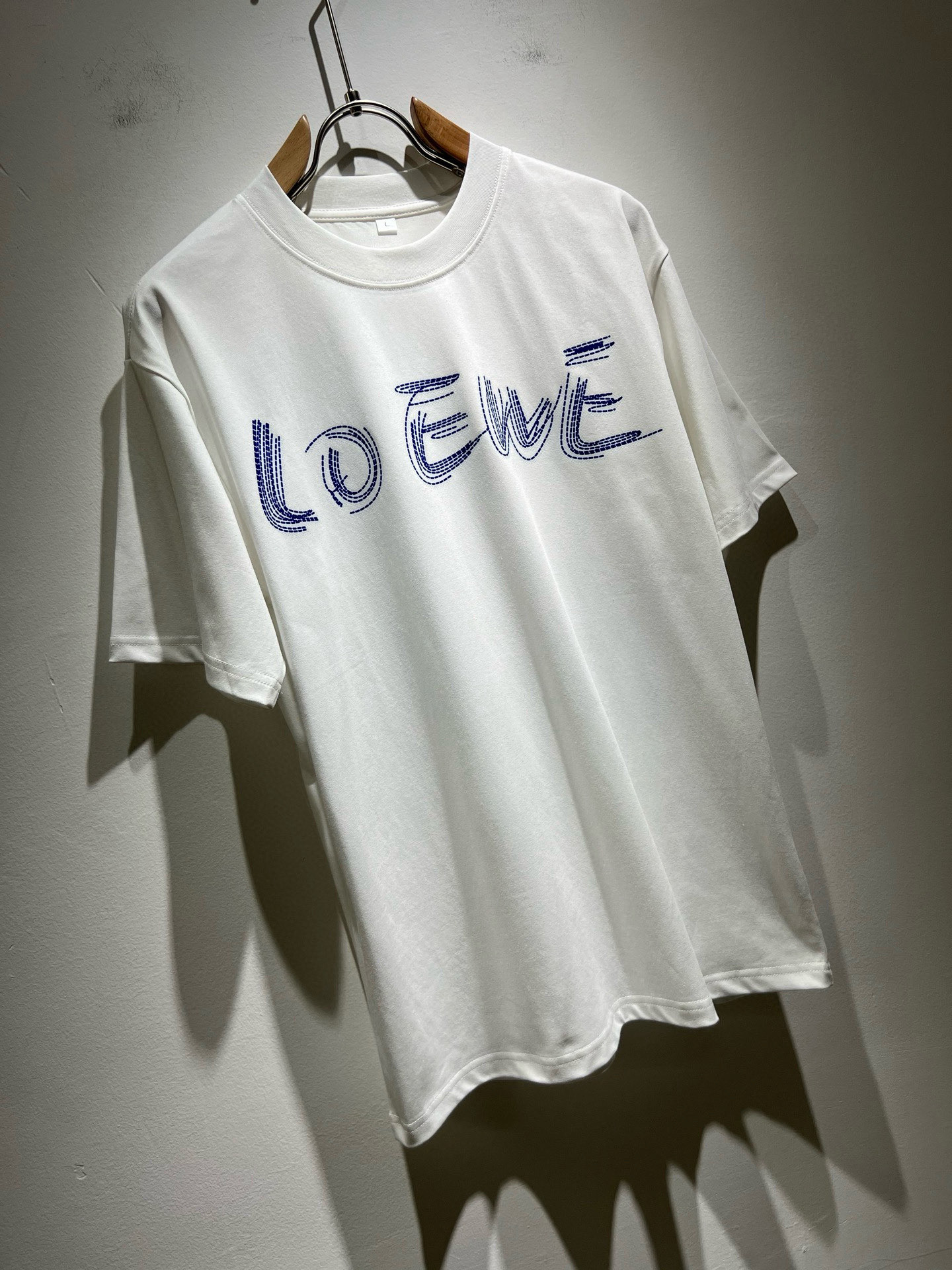 LOE*WE罗*威 2026春夏新款男女同款👫短袖T恤，意大利原厂订单渠道，极具个性高级风，标志logo