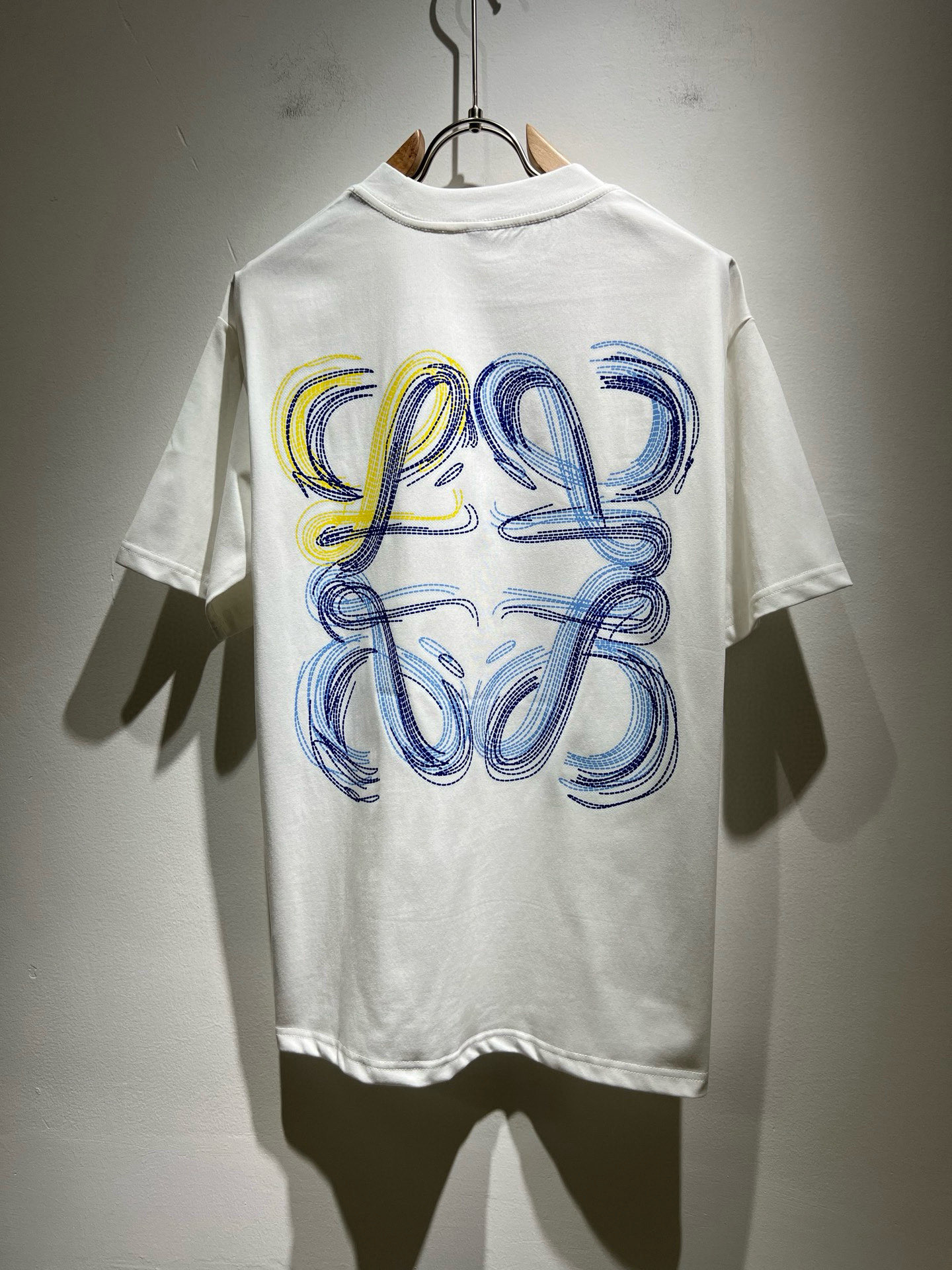 LOE*WE罗*威 2026春夏新款男女同款👫短袖T恤，意大利原厂订单渠道，极具个性高级风，标志logo