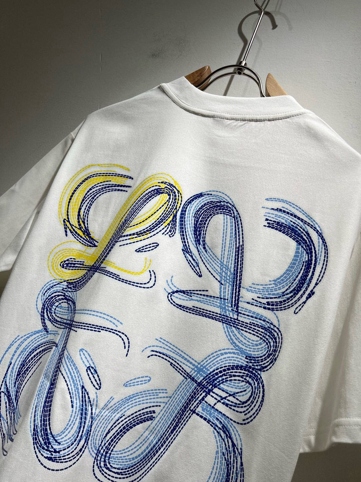 LOE*WE罗*威 2026春夏新款男女同款👫短袖T恤，意大利原厂订单渠道，极具个性高级风，标志logo