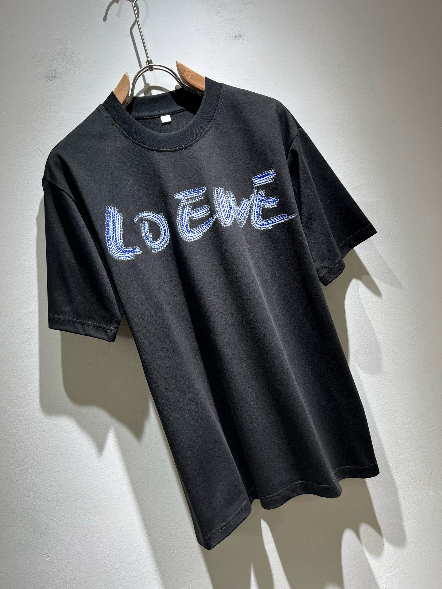 LOE*WE罗*威 2026春夏新款男女同款👫短袖T恤，意大利原厂订单渠道，极具个性高级风，标志logo