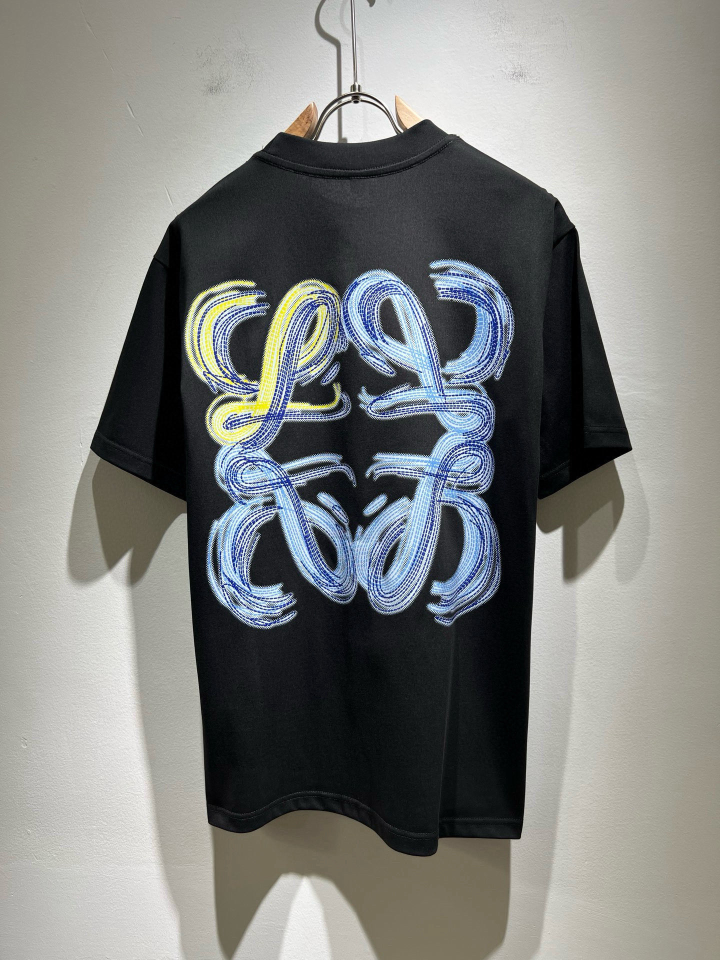 LOE*WE罗*威 2026春夏新款男女同款👫短袖T恤，意大利原厂订单渠道，极具个性高级风，标志logo