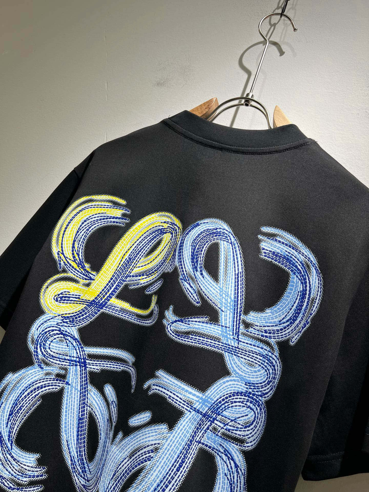 LOE*WE罗*威 2026春夏新款男女同款👫短袖T恤，意大利原厂订单渠道，极具个性高级风，标志logo