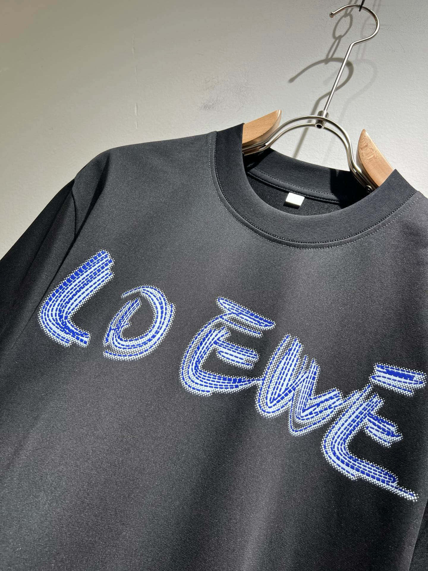 LOE*WE罗*威 2026春夏新款男女同款👫短袖T恤，意大利原厂订单渠道，极具个性高级风，标志logo