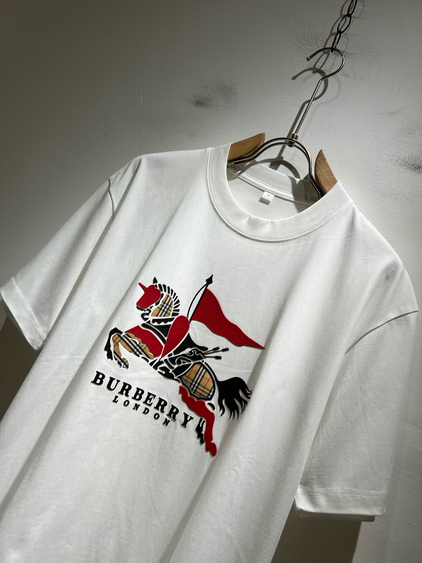 BURBER*Y巴*莉2026春夏新品男女同款👫短袖T恤，重磅来袭，最近比较火热的环保纯棉面料制作而成，