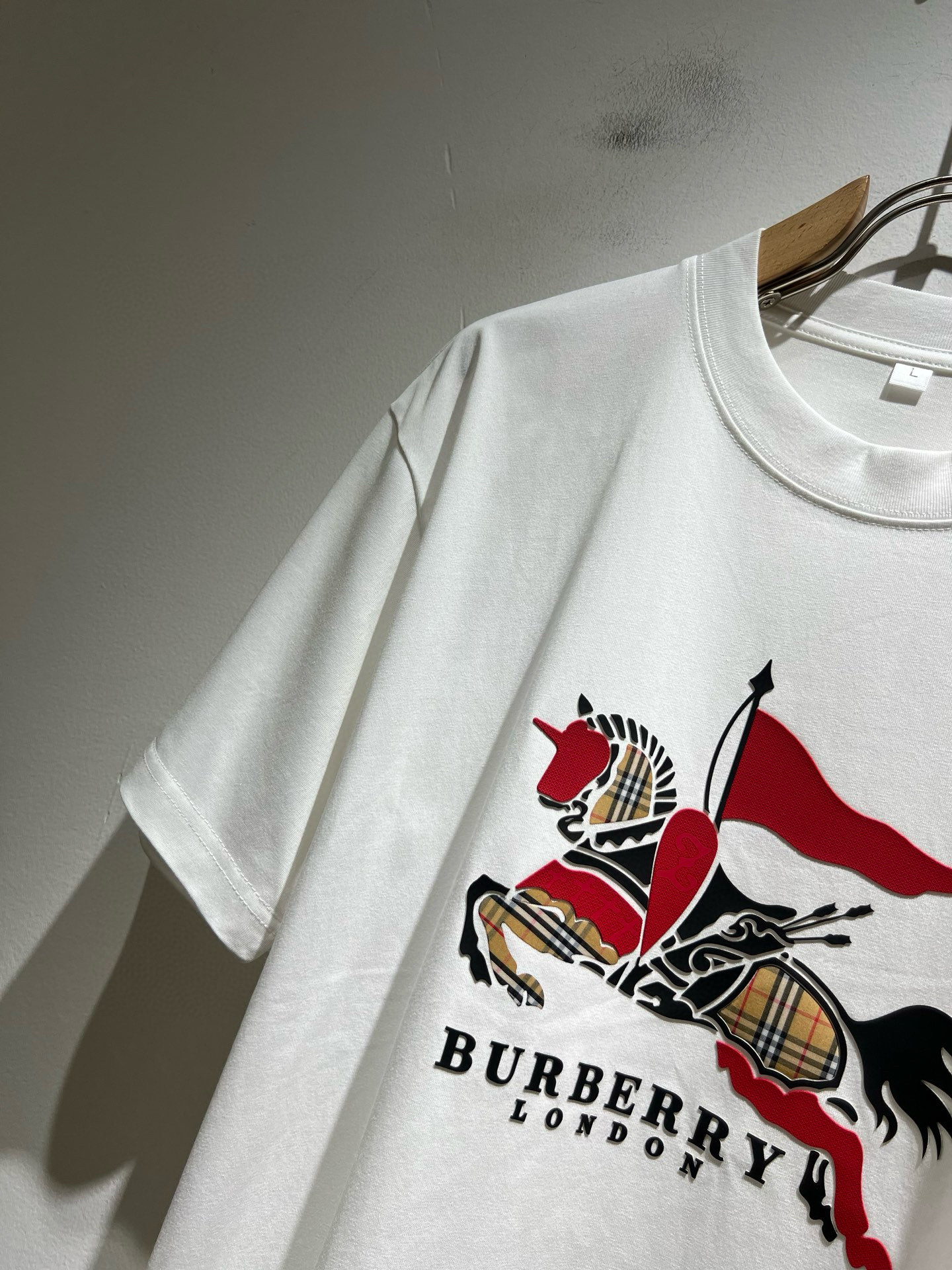 BURBER*Y巴*莉2026春夏新品男女同款👫短袖T恤，重磅来袭，最近比较火热的环保纯棉面料制作而成，