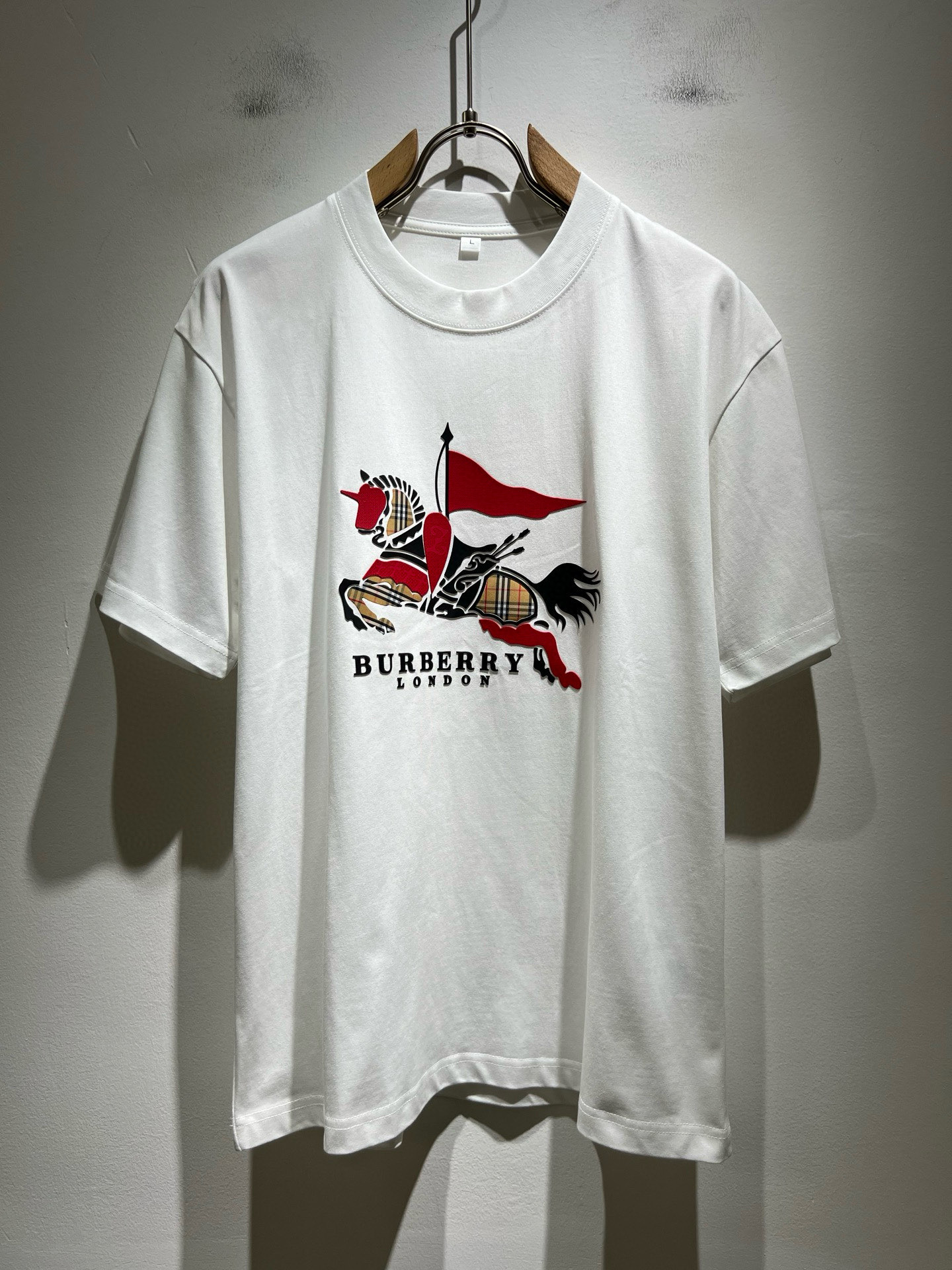 BURBER*Y巴*莉2026春夏新品男女同款👫短袖T恤，重磅来袭，最近比较火热的环保纯棉面料制作而成，