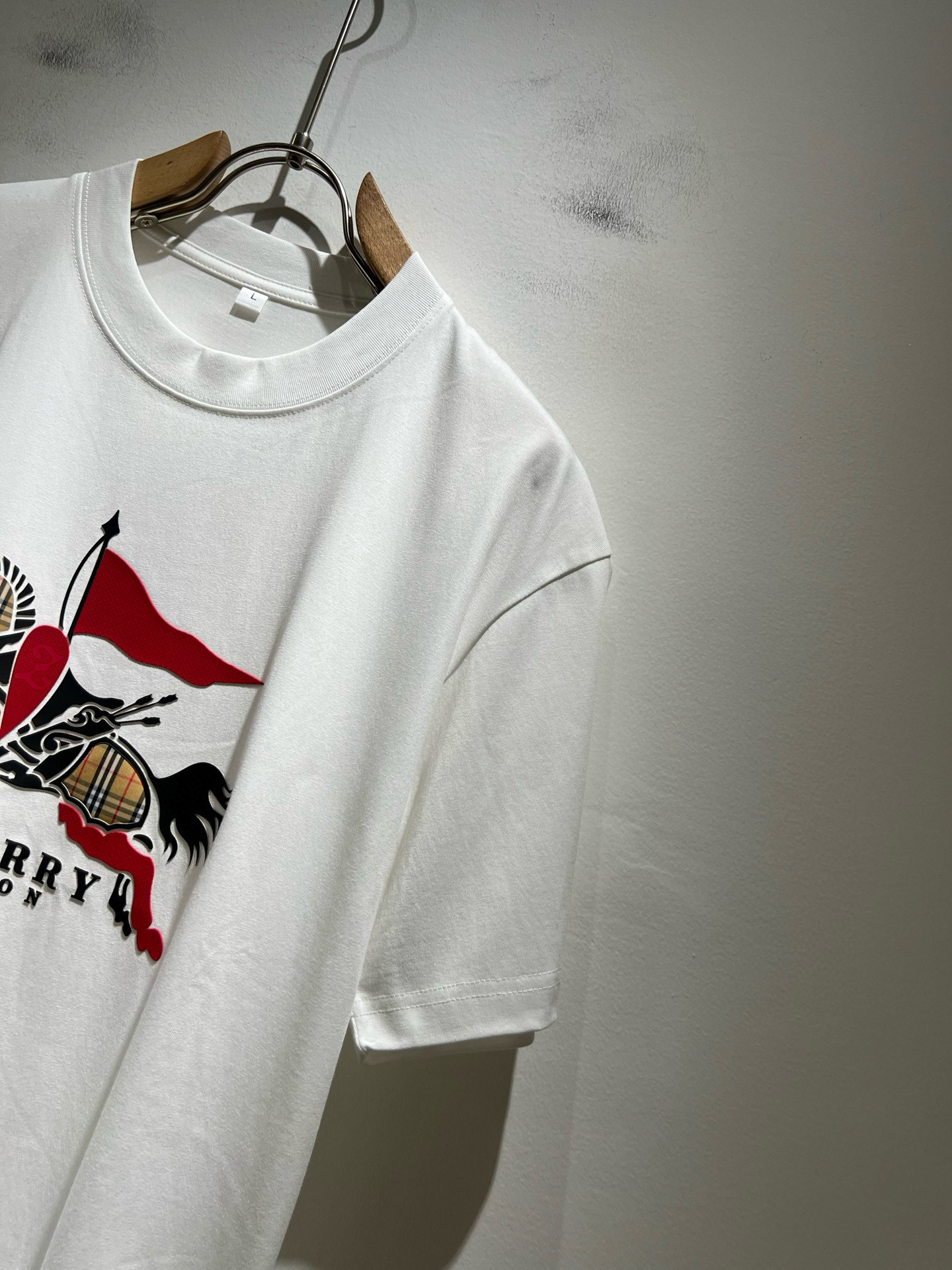 BURBER*Y巴*莉2026春夏新品男女同款👫短袖T恤，重磅来袭，最近比较火热的环保纯棉面料制作而成，