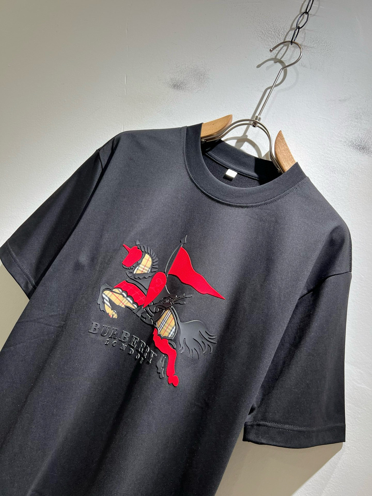 BURBER*Y巴*莉2026春夏新品男女同款👫短袖T恤，重磅来袭，最近比较火热的环保纯棉面料制作而成，