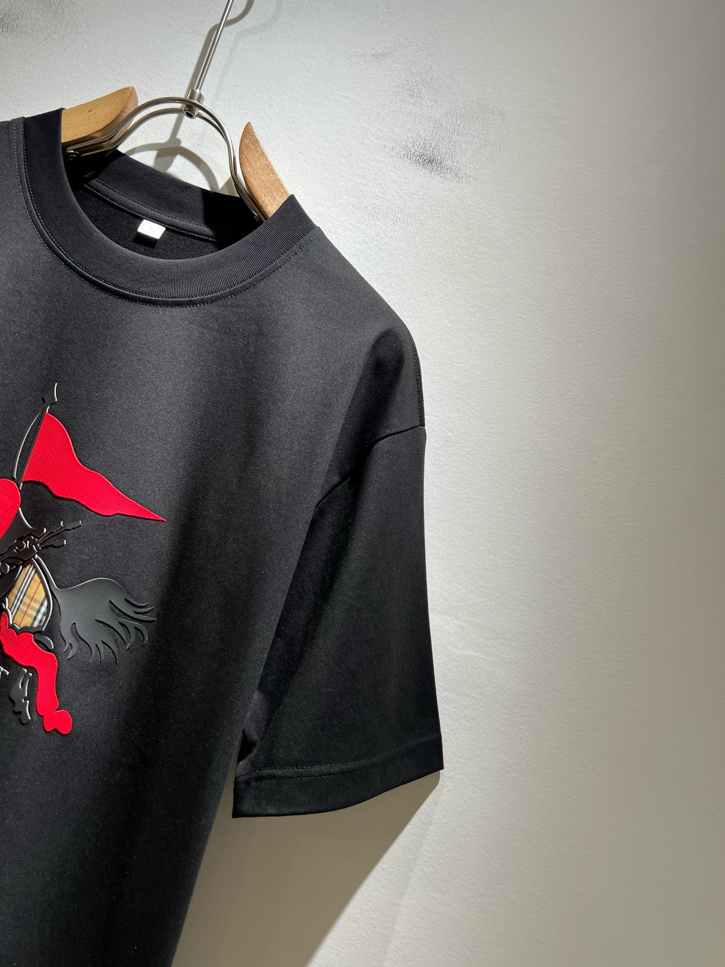 BURBER*Y巴*莉2026春夏新品男女同款👫短袖T恤，重磅来袭，最近比较火热的环保纯棉面料制作而成，