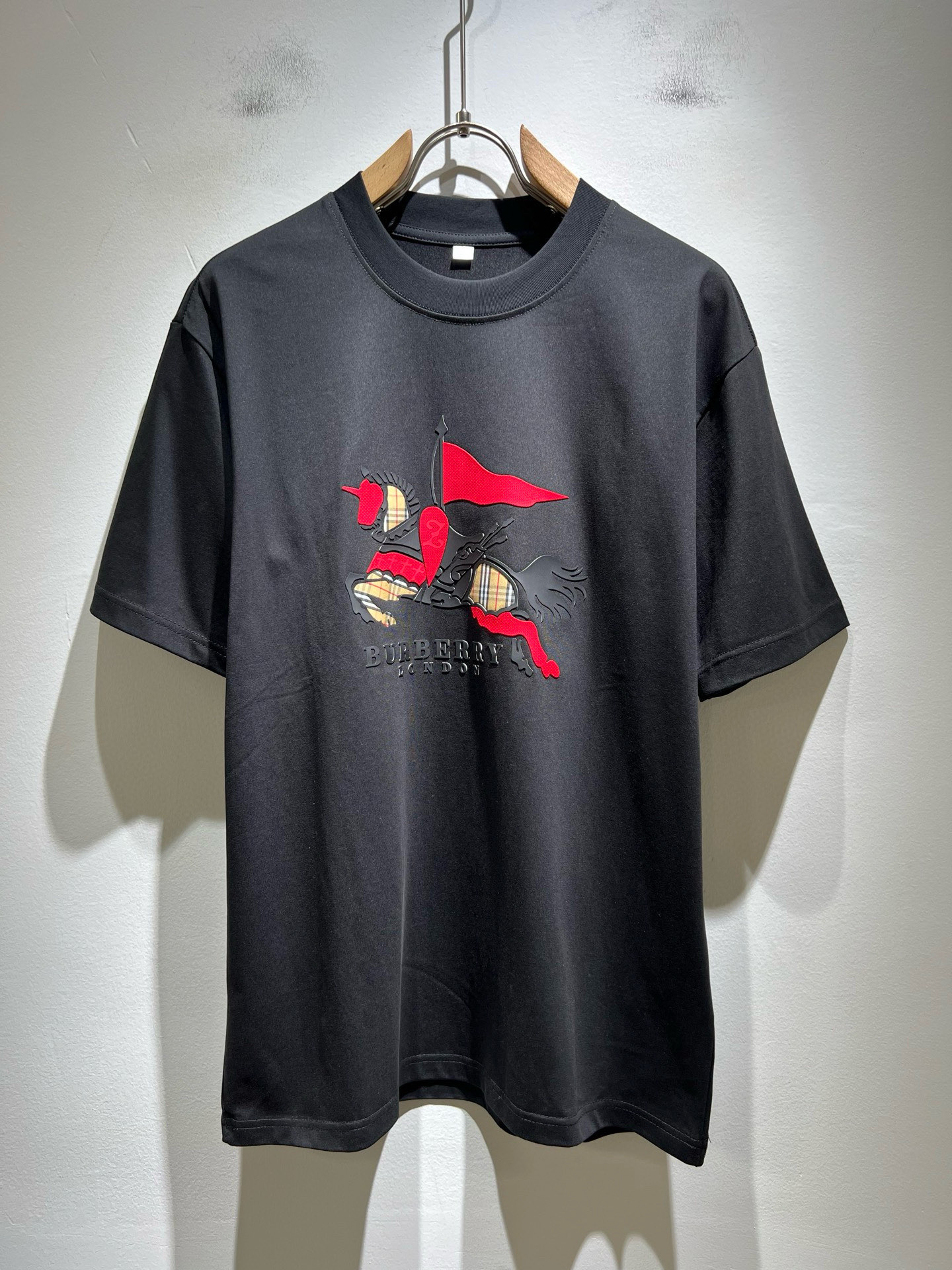 BURBER*Y巴*莉2026春夏新品男女同款👫短袖T恤，重磅来袭，最近比较火热的环保纯棉面料制作而成，