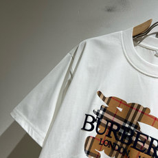 BURBER*Y巴*莉2026春夏新品男女同款👫短袖T恤,重磅来袭,最近比较火热的环保纯棉面料制作而成, BURBER*Y巴*莉2026春夏新品男女同款👫短袖T恤,重磅来袭,最近比较火热的环保纯棉面料制作而成,